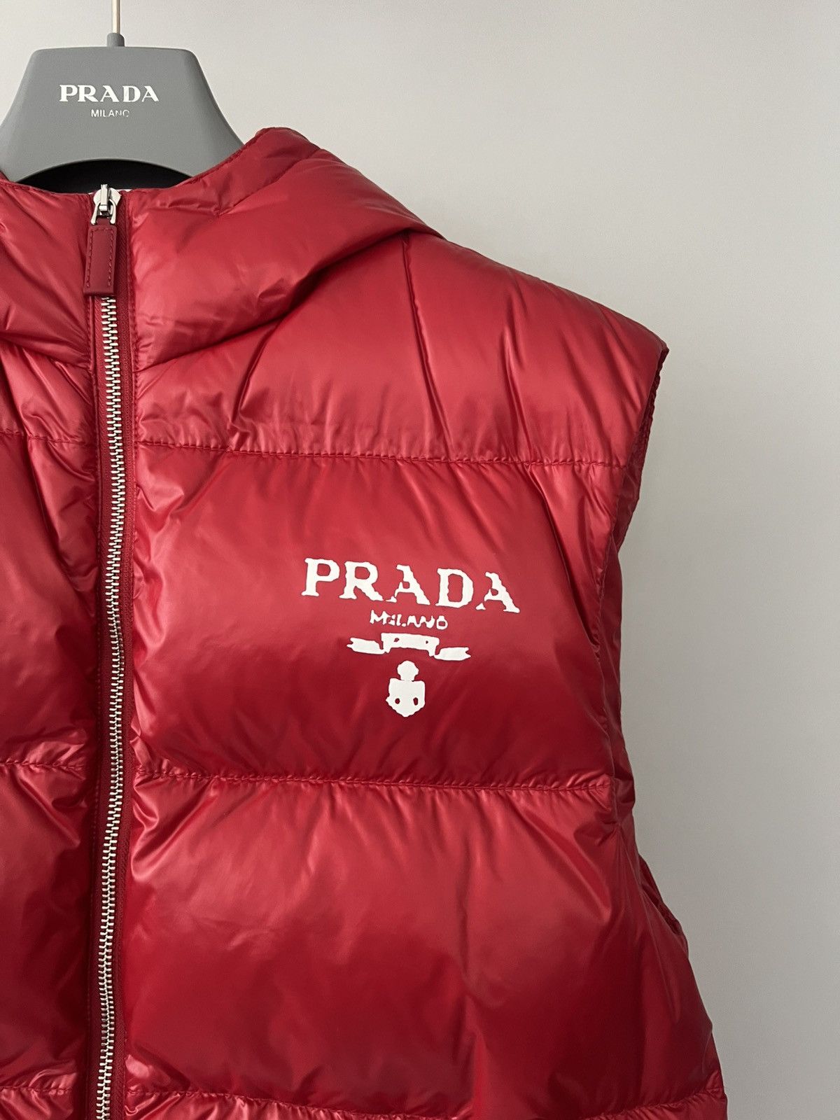 Prada Prada Logo Padded Vest in Red Size US XS / EU 42 / 0 - 2 Thumbnail