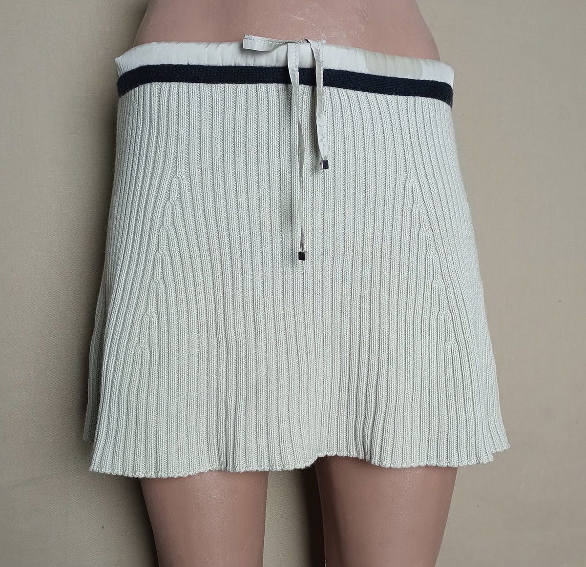 Max Mara S’Max Mara Beige Cotton Cashmere Mini Skirt Size M Size 27" / US 4 / IT 40 - 2 Thumbnail