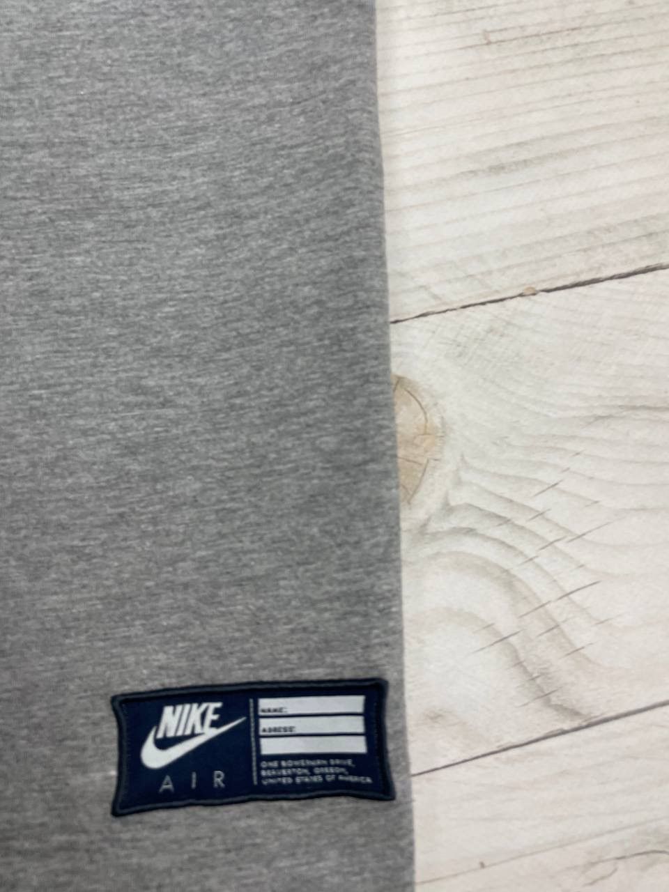 Nike Vintage Nike Air Big Logo Swoosh T-Shirt Size US L / EU 52-54 / 3 - 4 Thumbnail