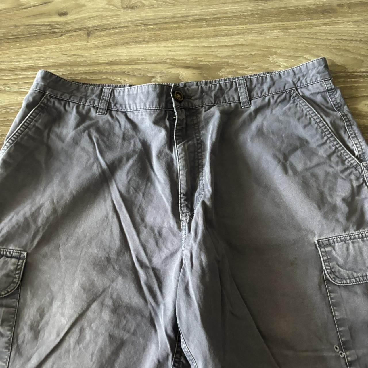 Vintage Crazy Vintage Y2K/2000s Baggy Faded Grey Skater Style Cargo Shorts! Size 36 Size US 36 / EU 52 - 2 Thumbnail