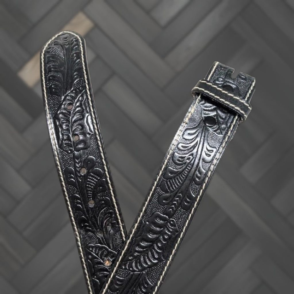 Vintage VINTAGE western belt belt Oak Leaves Leather Cowhide 42 Black Mens 1-5/8" Adults 42 Western Size 42 - 1 Thumbnail