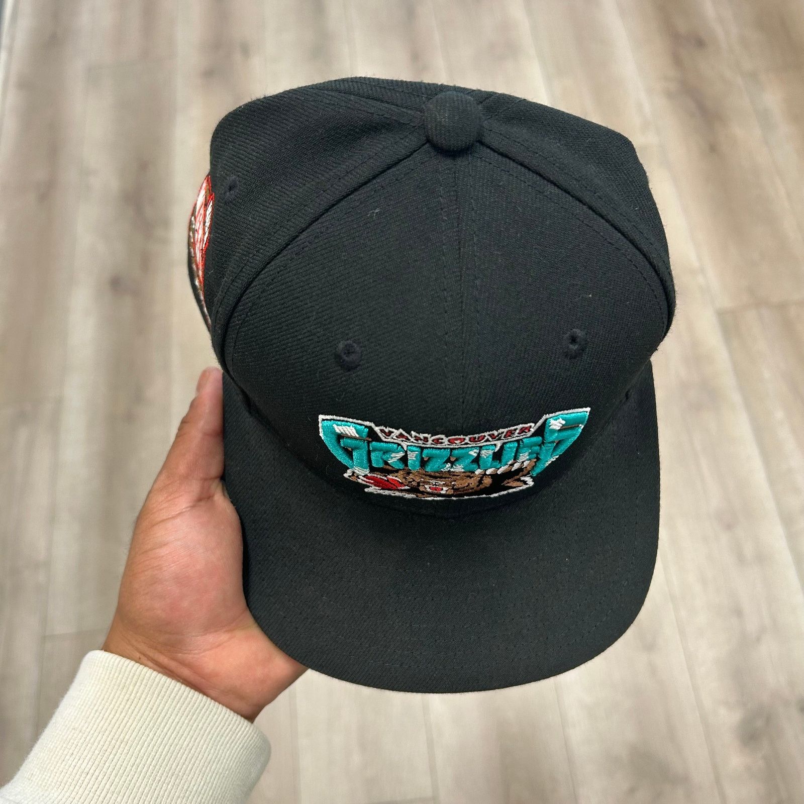 Mitchell & Ness Mitchell & Ness Vancouver Grizzlies snapback hat cap black Size ONE SIZE - 3 Thumbnail