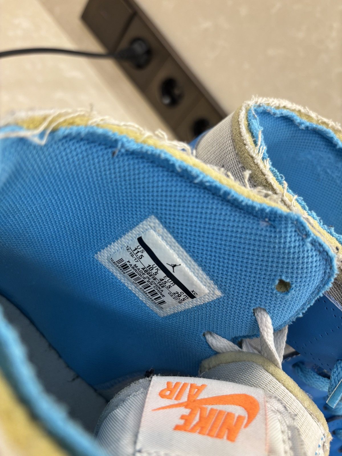 Nike × Off-White Off white unc jordan 1 Size US 11.5 / EU 44-45 - 12 Thumbnail
