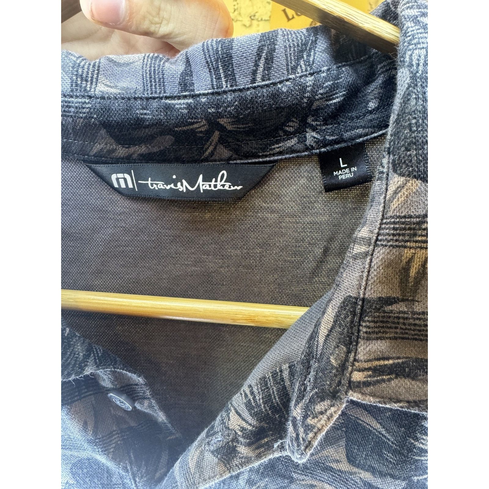 TravisMathew Travis Mathew Polo Large Gray Black Leaf Print Peru Golf Size US L / EU 52-54 / 3 - 3 Thumbnail
