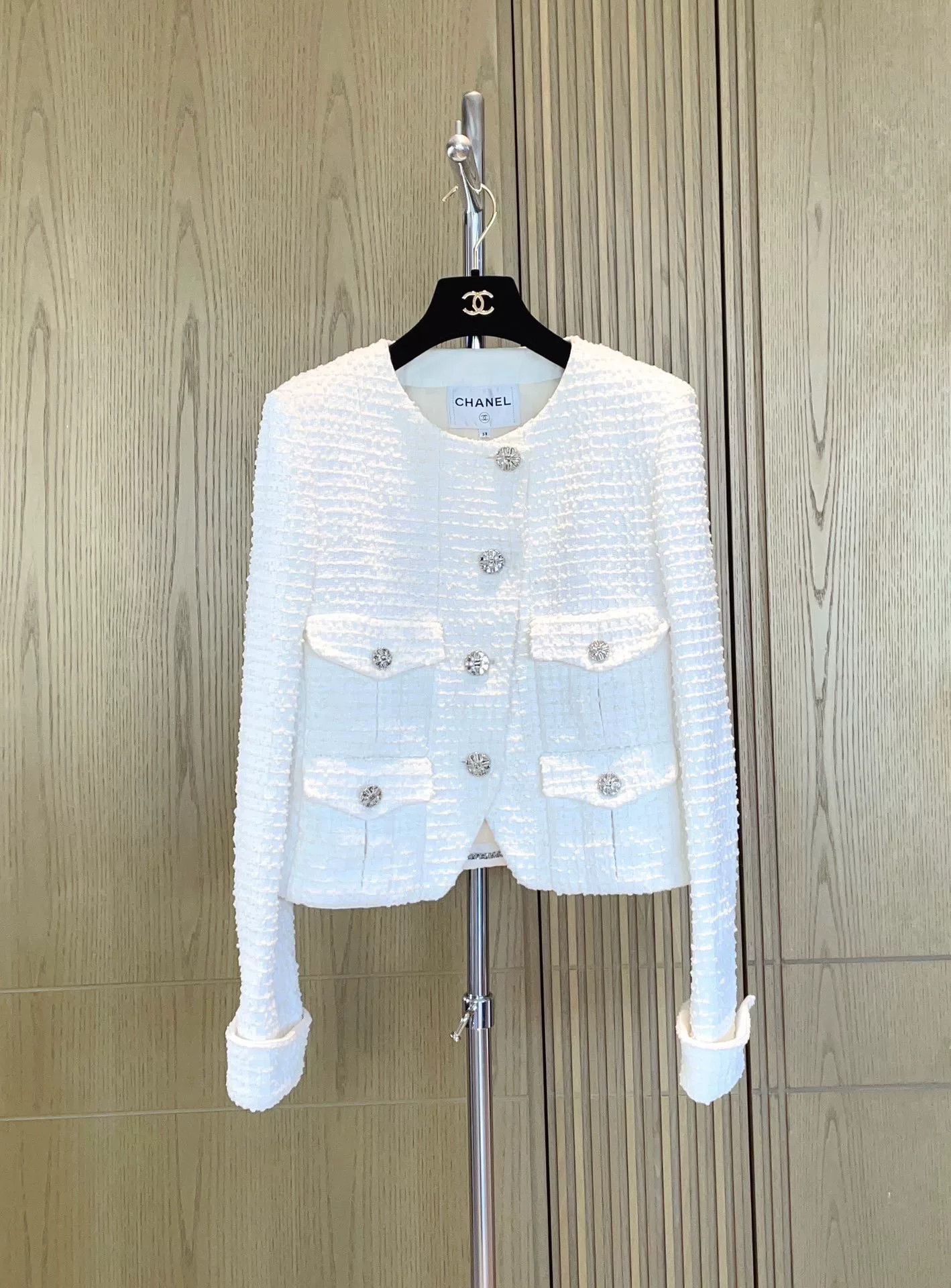 Chanel Chanel 22C White Tweed Four-Pocket Jacket Size S / US 4 / IT 40 - 1 Thumbnail