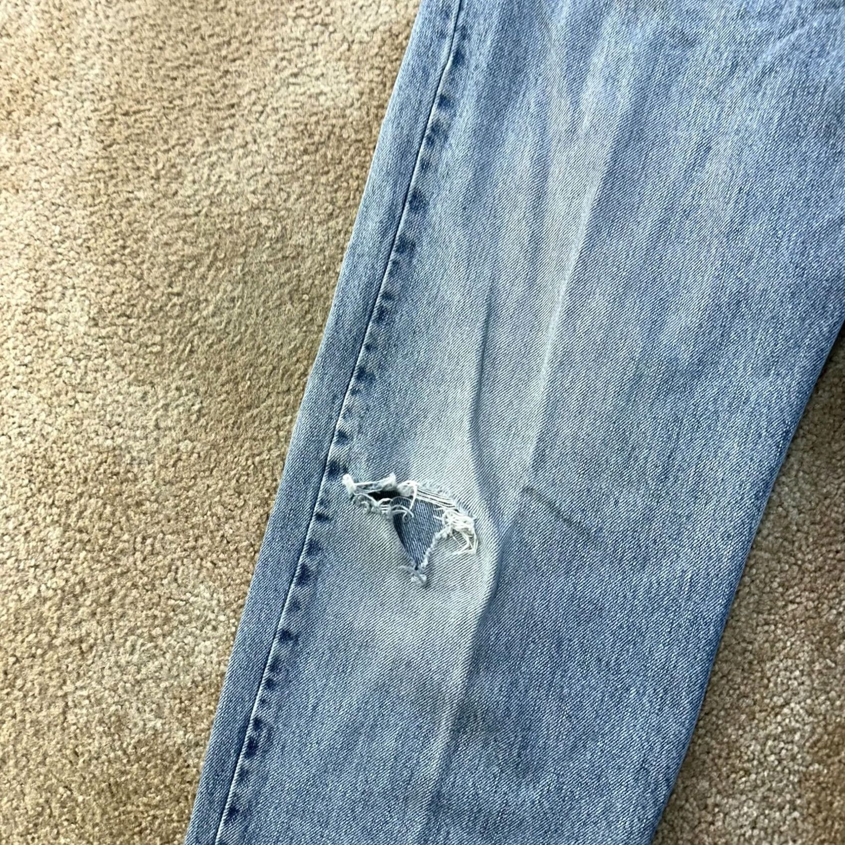 Levi's New title: Levi'S 550 Relaxed Straight Denim Mens 36x32 Blue Medium Jeans with Zip Button Closure Size US 36 / EU 52 - 2 Thumbnail
