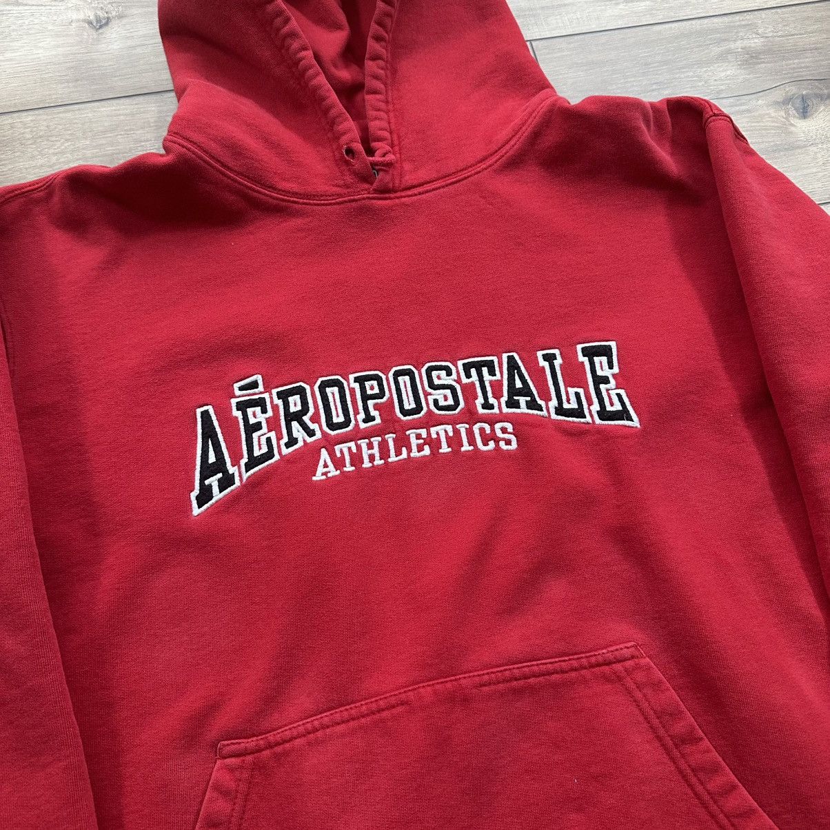 Aeropostale Vintage 90s Aeropostale Athletics Red Spell Out Boxy Hoodie Size US XL / EU 56 / 4 - 5 Thumbnail