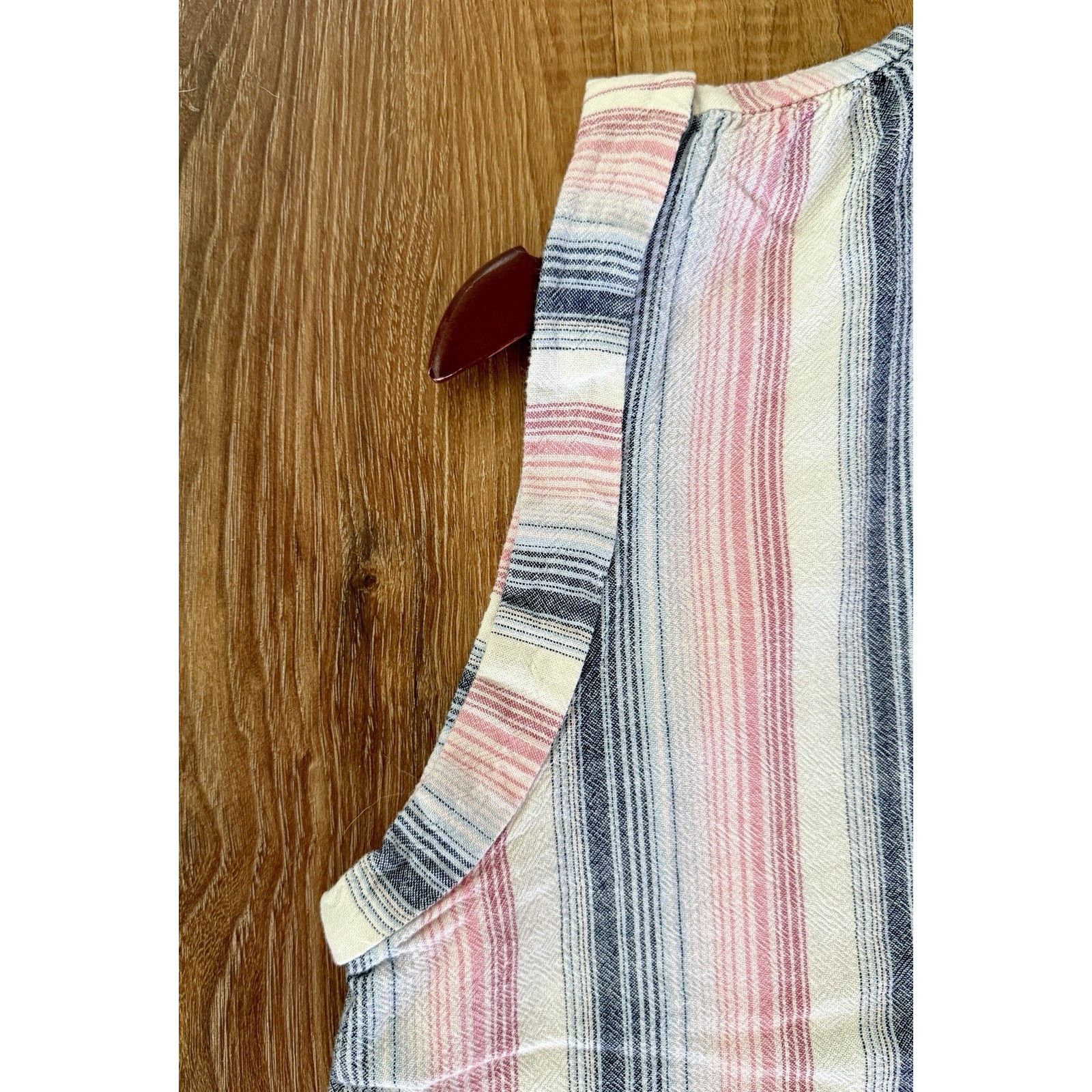 Other Cloth & Stone Anthropologie Womens Rayon Stripe Blouse EUC Size L / US 10 / IT 46 - 8 Thumbnail