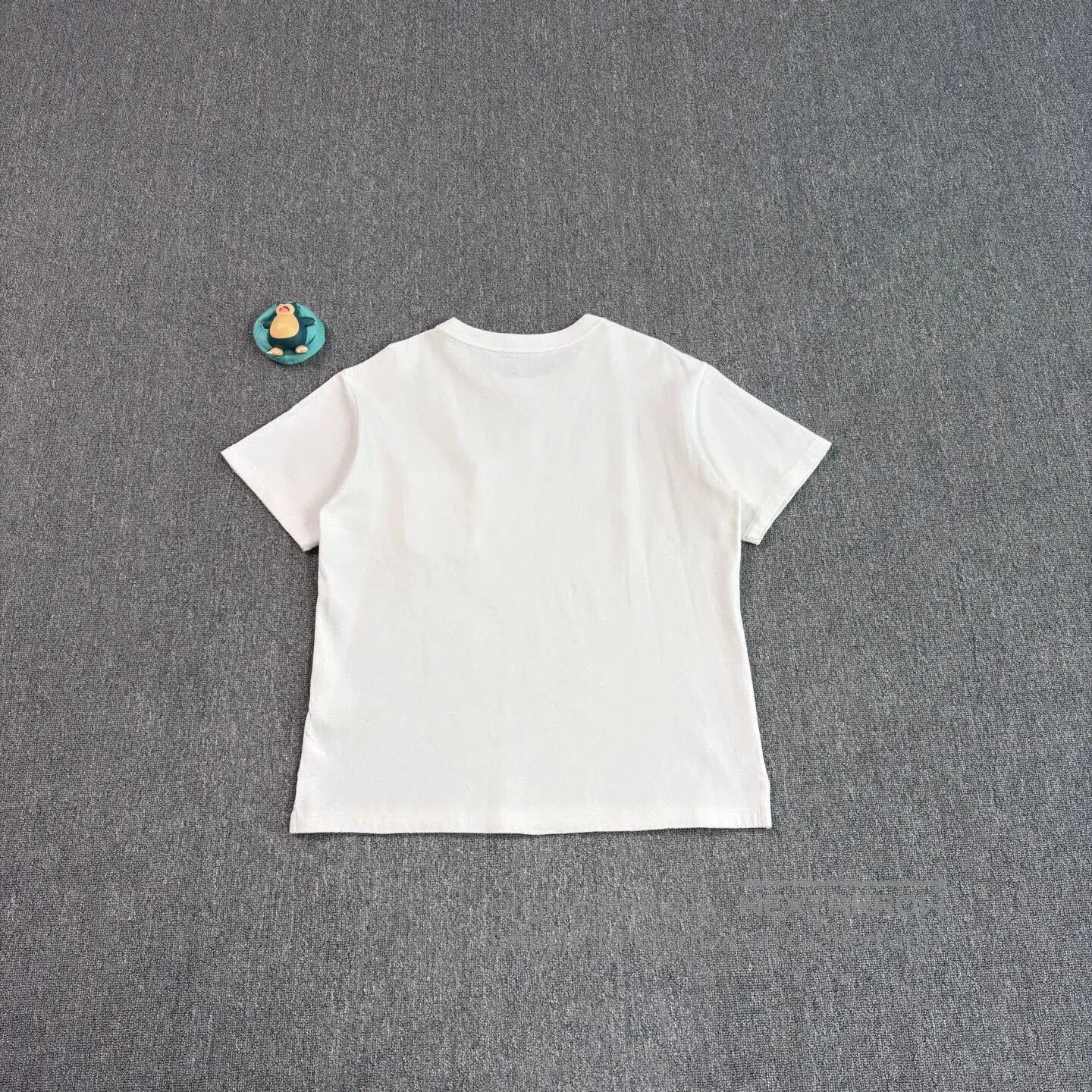 Louis Vuitton White Short-Sleeve T-Shirt with Pocket. Size US L / EU 52-54 / 3 - 2 Thumbnail