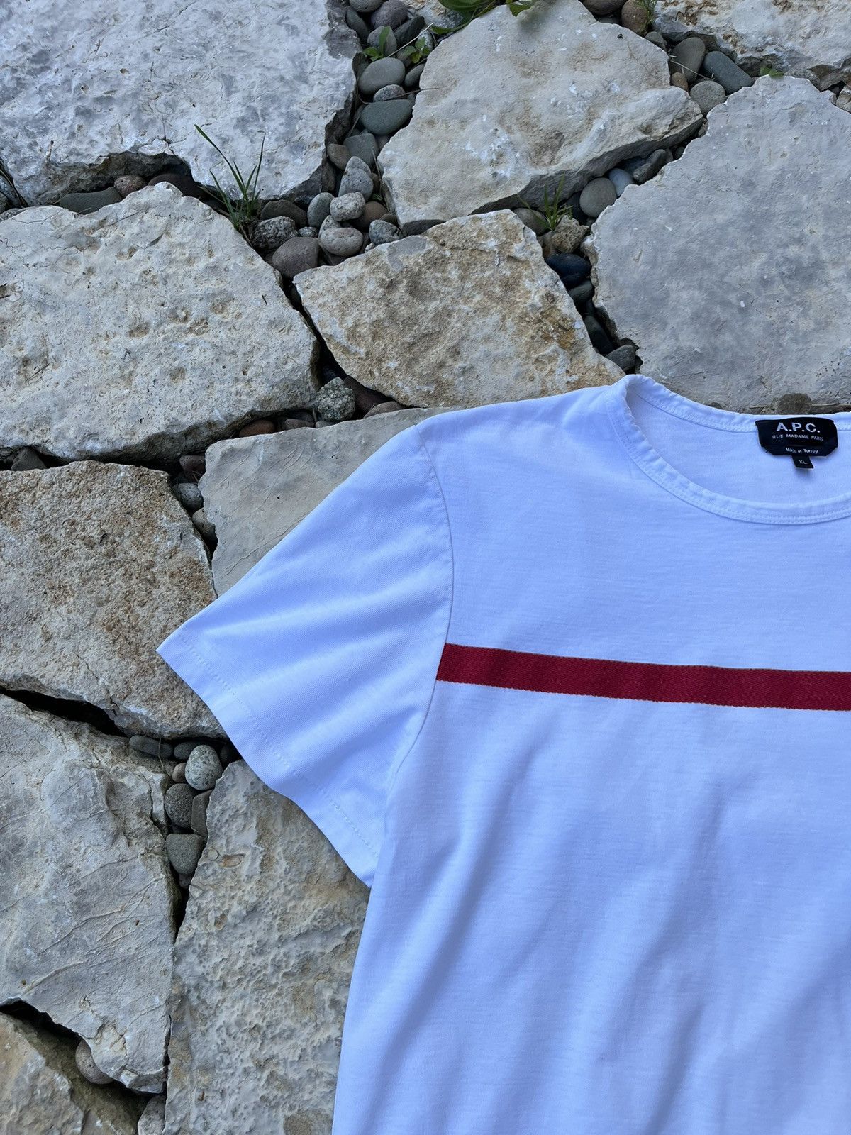 A.P.C. × Designer A.P.C. Rue Madame Paris one red stripe logo tee t-shirt Size US XL / EU 56 / 4 - 3 Thumbnail