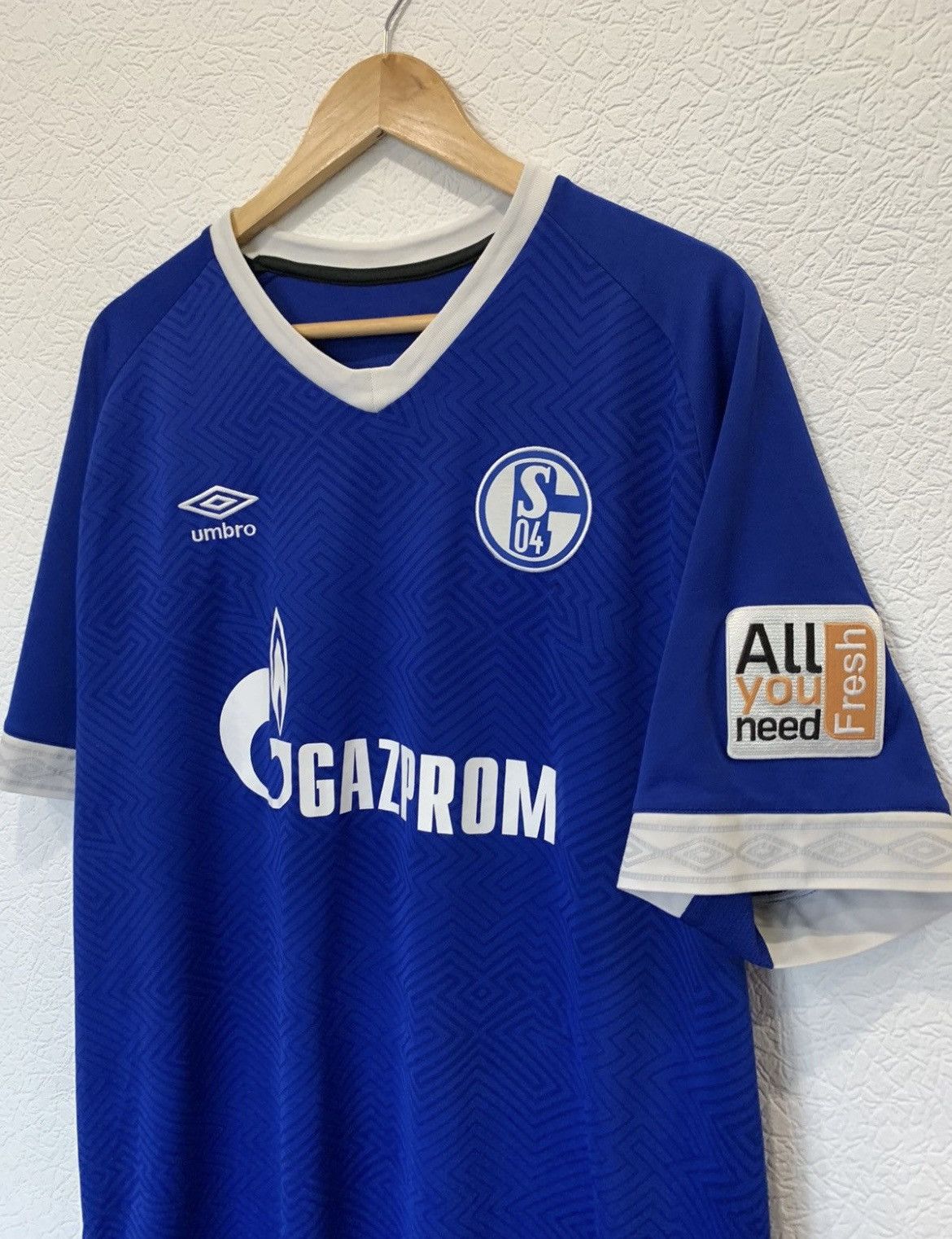 Umbro Soccer jersey Schalke 2018/2019 gazprom Umbro Size US XXL / EU 58 / 5 - 2 Thumbnail