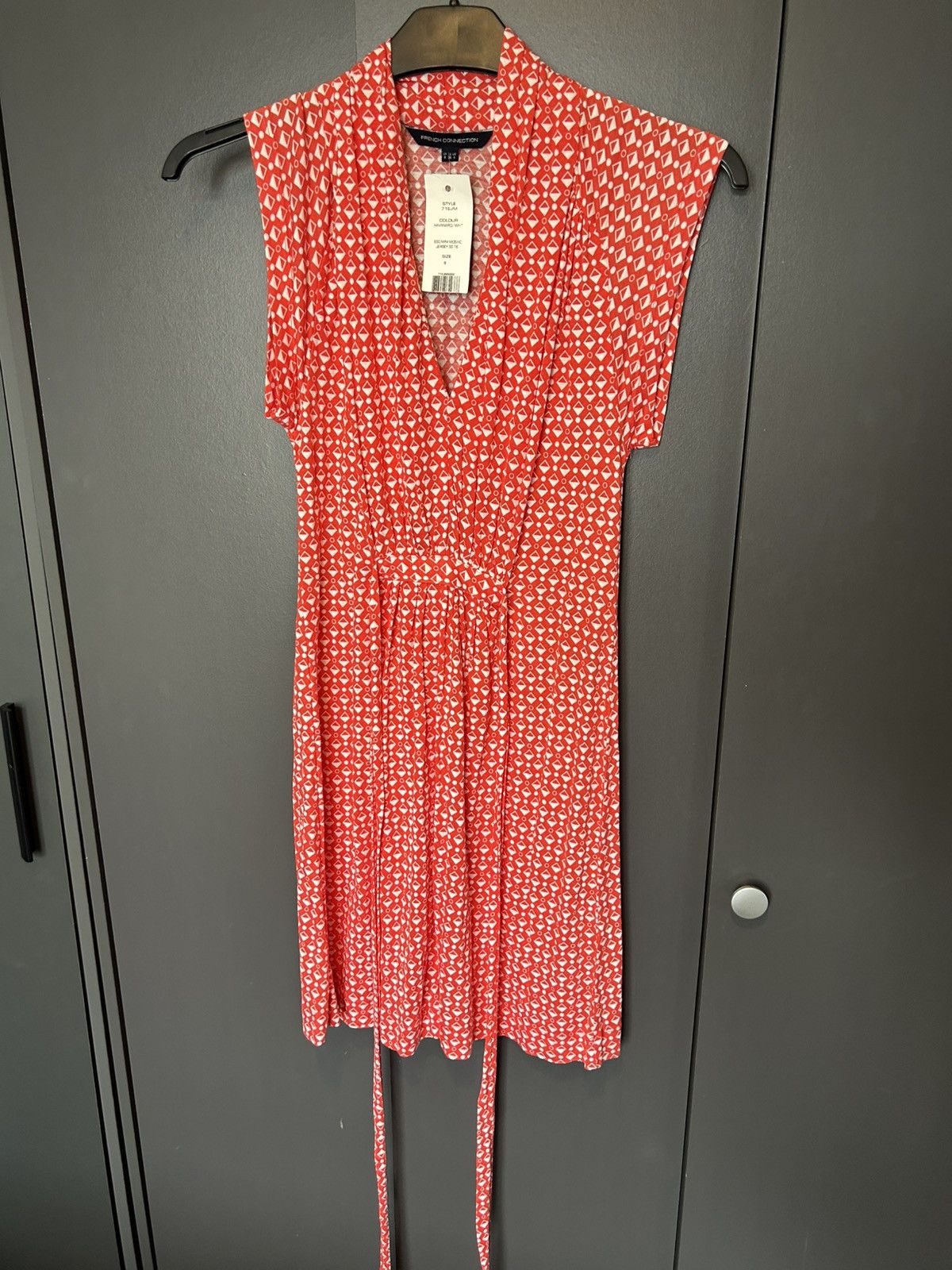 French Connection French Connection Mosaic Print Tie Jersey Dress - Red/White Size S / US 4 / IT 40 - 1 Thumbnail