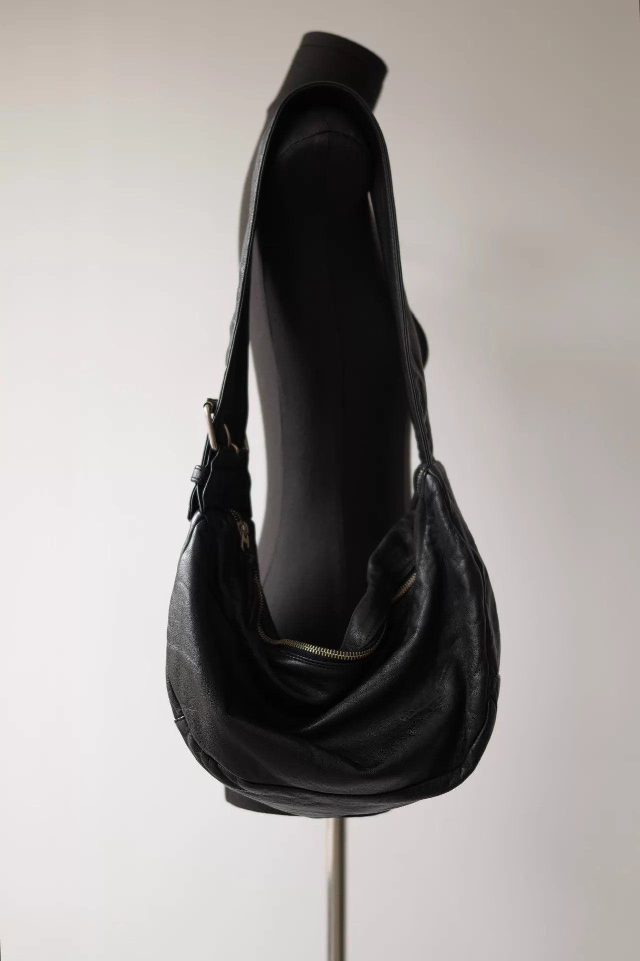 Yohji Yamamoto Yohji Yamamoto Y's Thick Cowhide Shoulder Bag Size ONE SIZE - 4 Thumbnail
