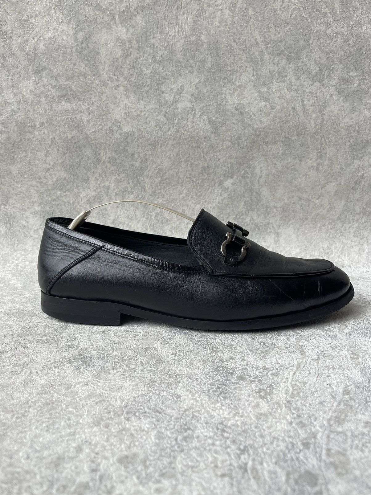 Salvatore Ferragamo Salvatore Ferragamo Gancini Leather Loafers Unisex Size US 9 / IT 39 - 8 Thumbnail