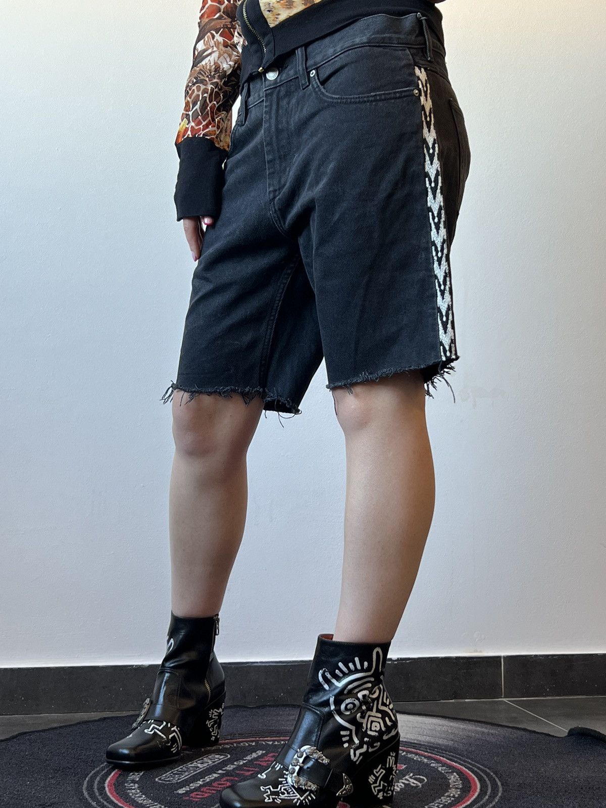 H&M × Isabel Marant Isabel Marant x HM taped jorts shorts Size 31" - 2 Thumbnail