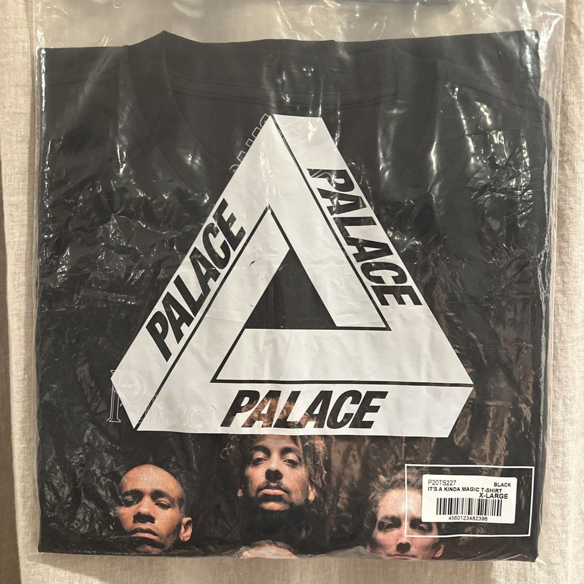Palace Its A Kinda Magic T-Shirt Size US XL / EU 56 / 4 - 7 Thumbnail