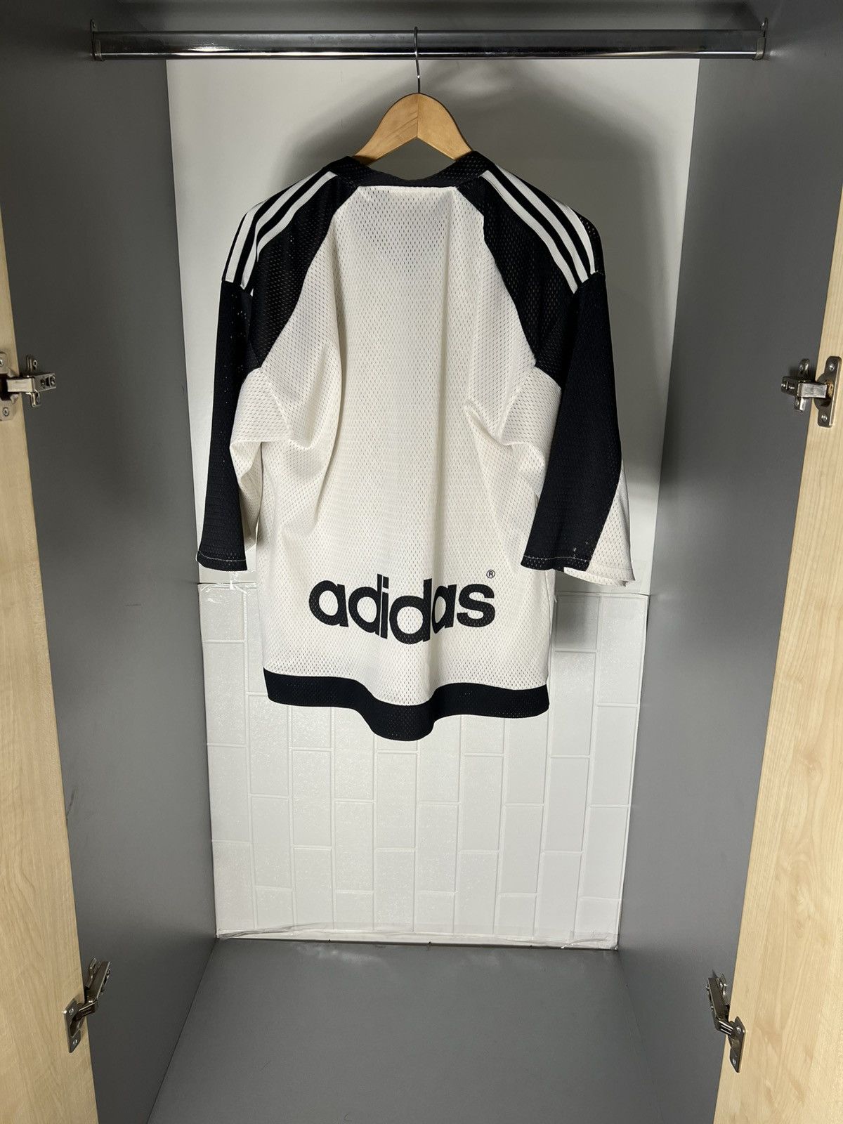 Adidas VINTAGE ADIDAS NEW CASTLE UNITED HOCKEY RETRO JERSEY Y2K 90s Size US S / EU 44-46 / 1 - 13 Thumbnail