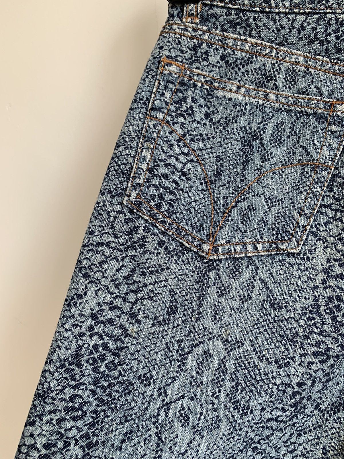 Hysteric Glamour 2000s Hysteric Glamour Snake Pattern Skinny Jeans Size US 26 / EU 42 - 15 Thumbnail