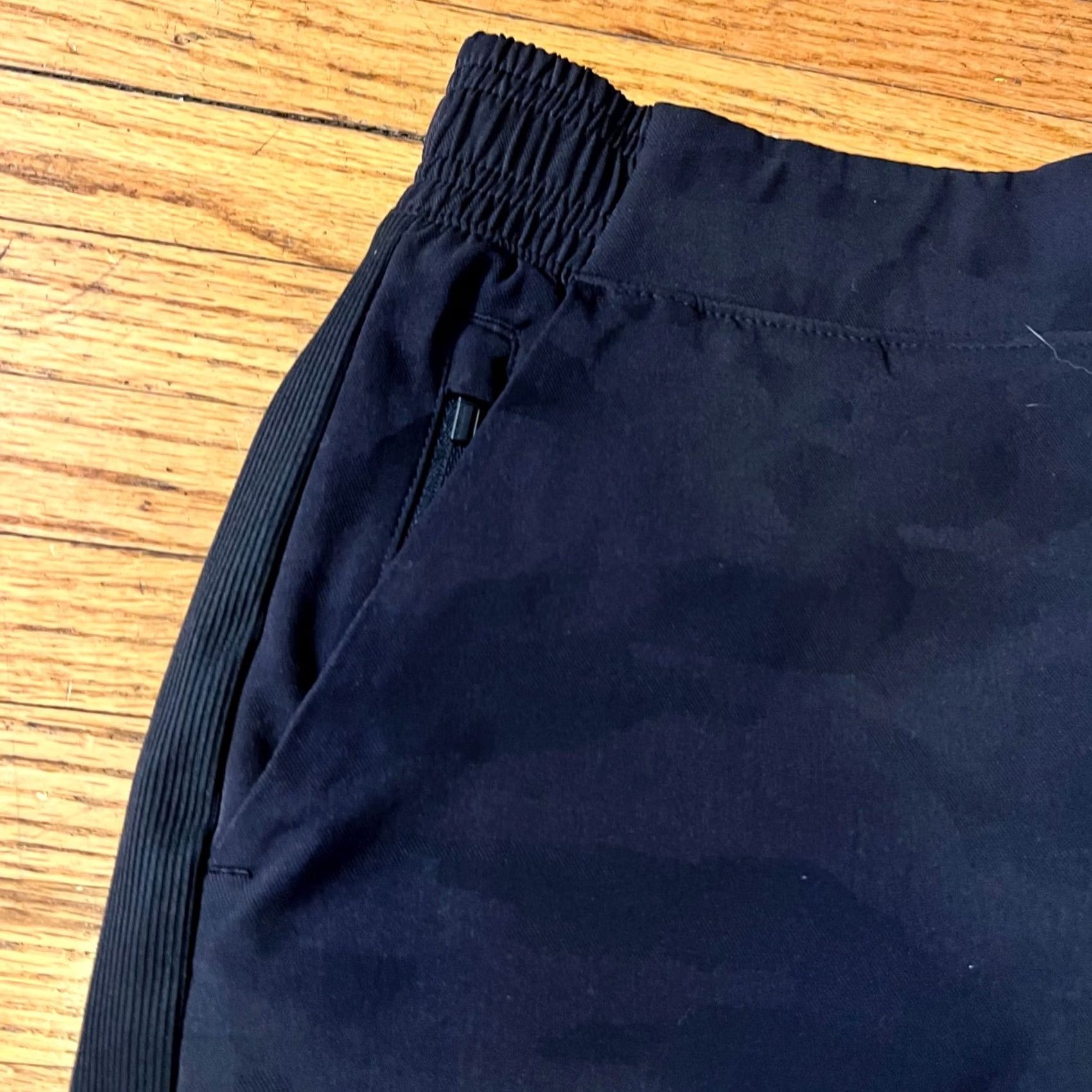 Athleta Athleta Pants Womens 4 Black High Rise Brooklyn Lined Camo Jogger 985549 Size 27" / US 4 / IT 40 - 2 Thumbnail