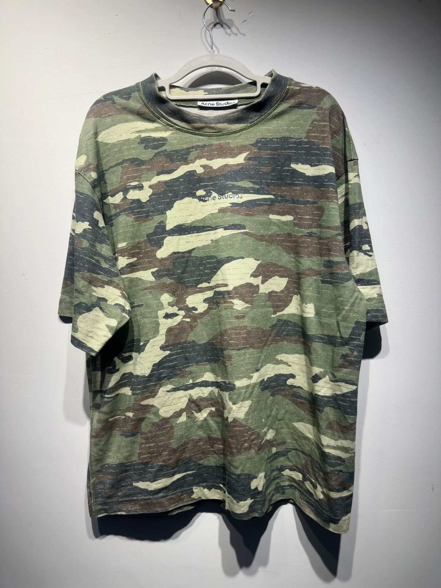 Acne Studios Acne Studios Camo Graphic Green T-Shirt M Men Size US M / EU 48-50 / 2 - 1 Thumbnail