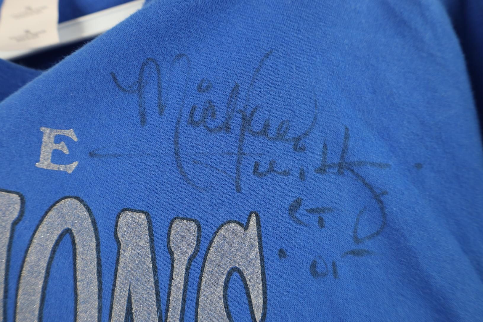 Gildan Vintage Y2K 2001 Autographed Michael Twitty Band T-Shirt Size US XL / EU 56 / 4 - 5 Thumbnail