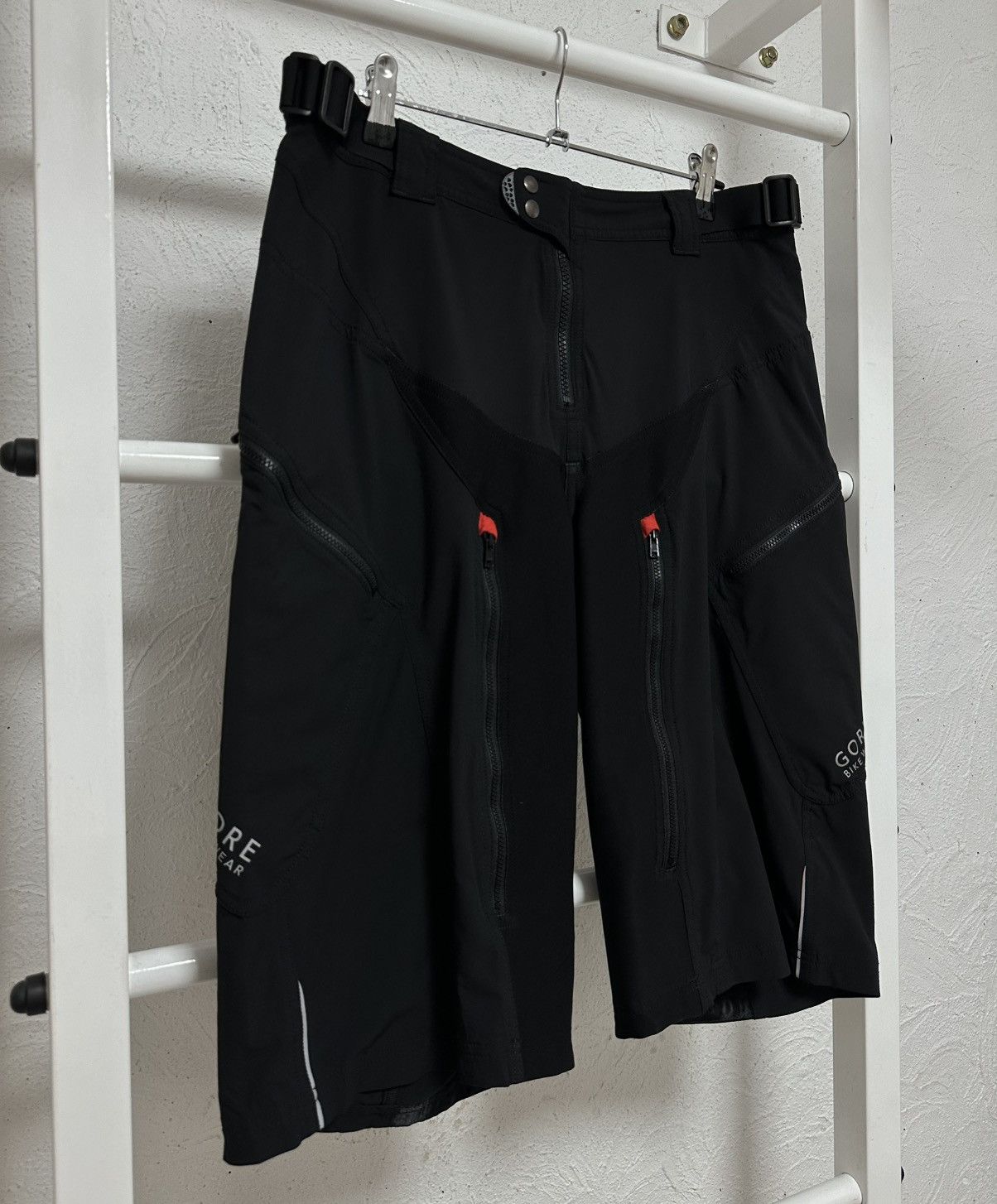 Other Gore Bike Wear Cycling Shorts Men’s Size L Size US 31 - 3 Thumbnail
