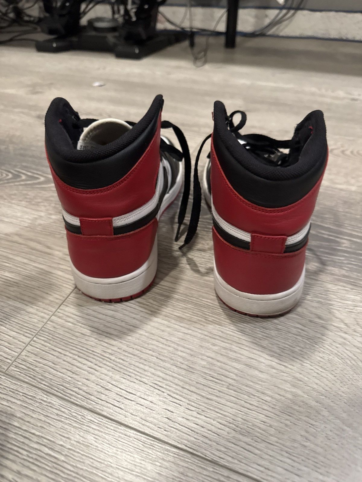 Jordan Brand 2013 Jordan 1 Black Toes Size US 9.5 / EU 42-43 - 5 Thumbnail