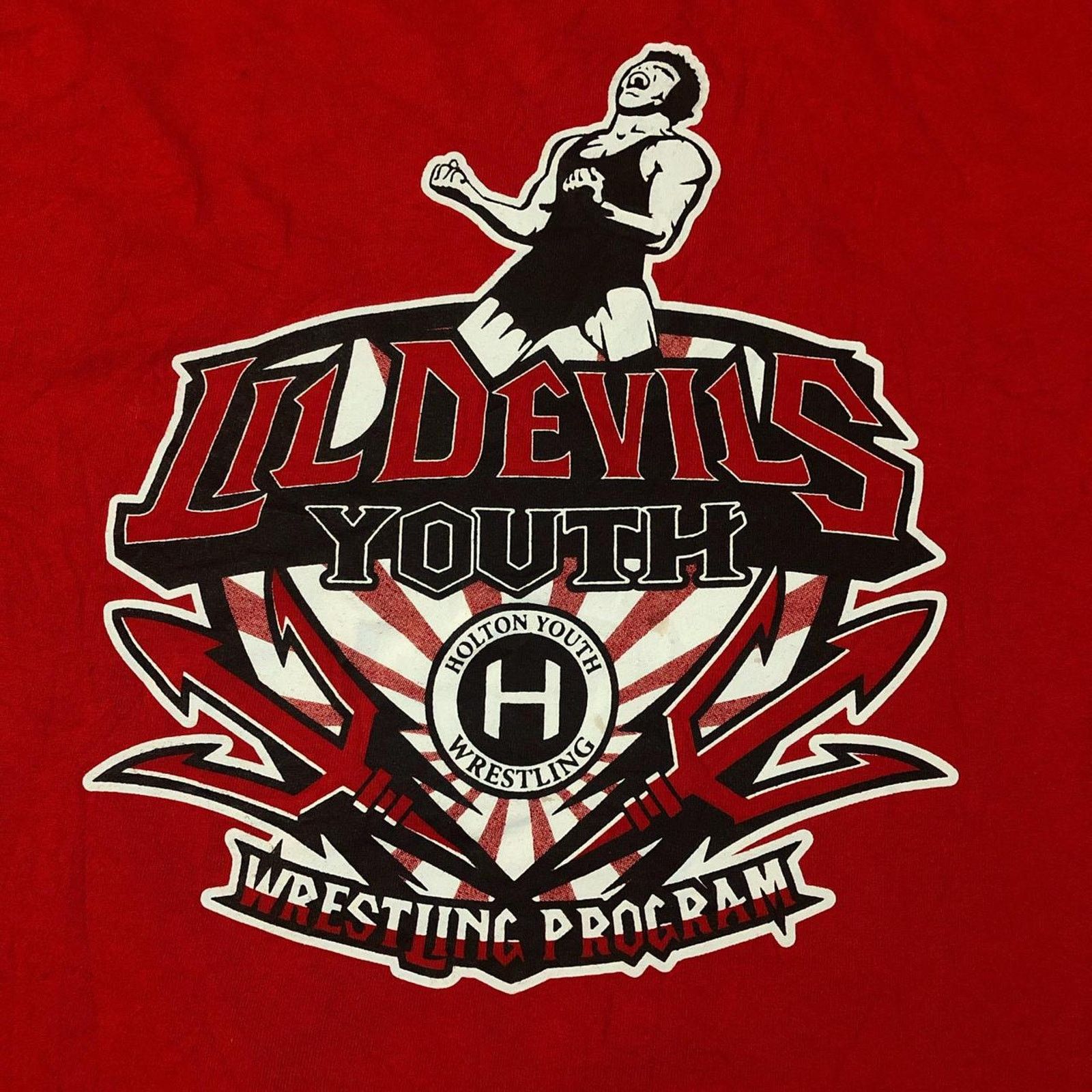 Gildan Men’s Red ‘Lil Devils Youth Wrestling Program’ Graphic Tee Size US XL / EU 56 / 4 - 3 Thumbnail