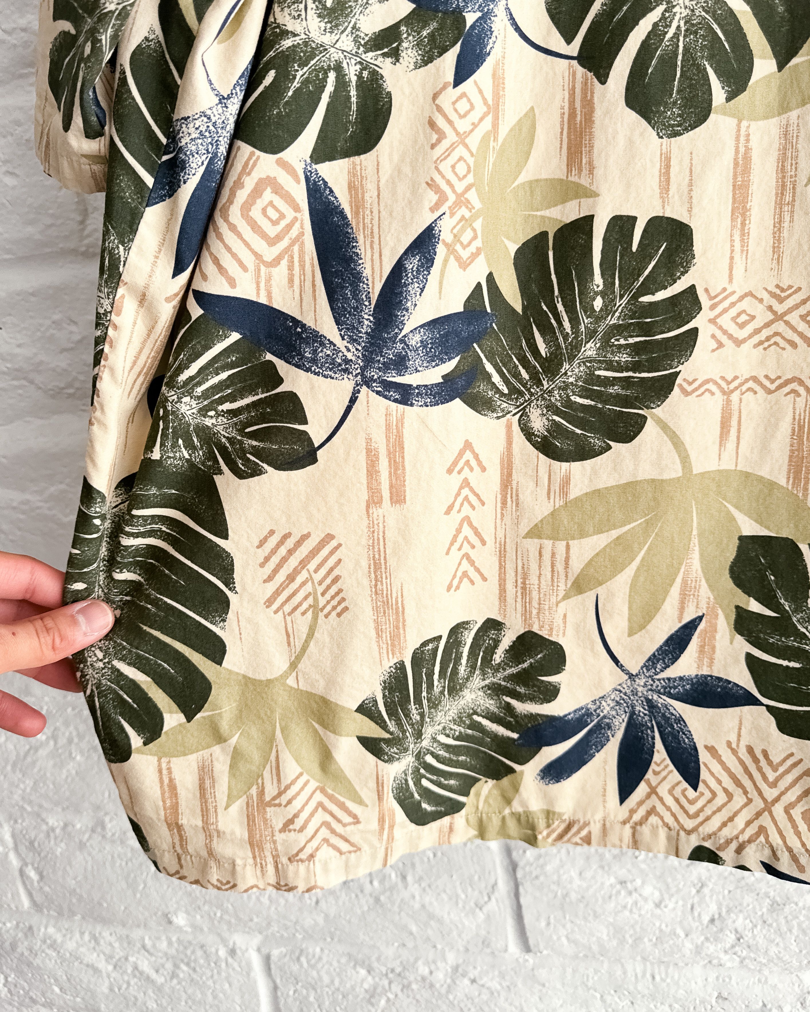 Hilo Hattie Vintage 2000s Hilo Hattie Hawaiian Shirt Beige Green XL Size US XL / EU 56 / 4 - 4 Thumbnail