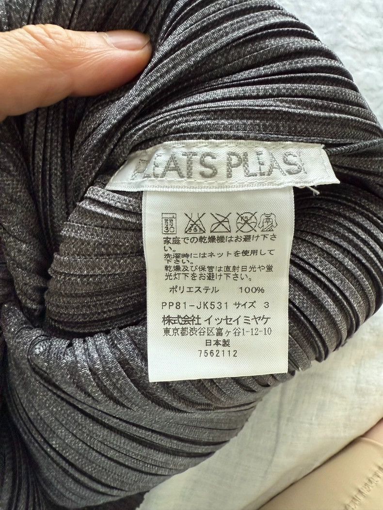 Issey Miyake Issey Miyake size:3 Black pleated short-sleeved shirt Size XS / US 0-2 / IT 36-38 - 2 Thumbnail