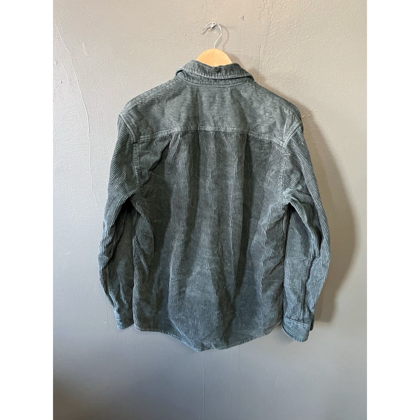 Zara Zara Green Long Sleeve Corduroy Button Up Oversized Shirt Size Medium Womens Size M / US 6-8 / IT 42-44 - 2 Thumbnail