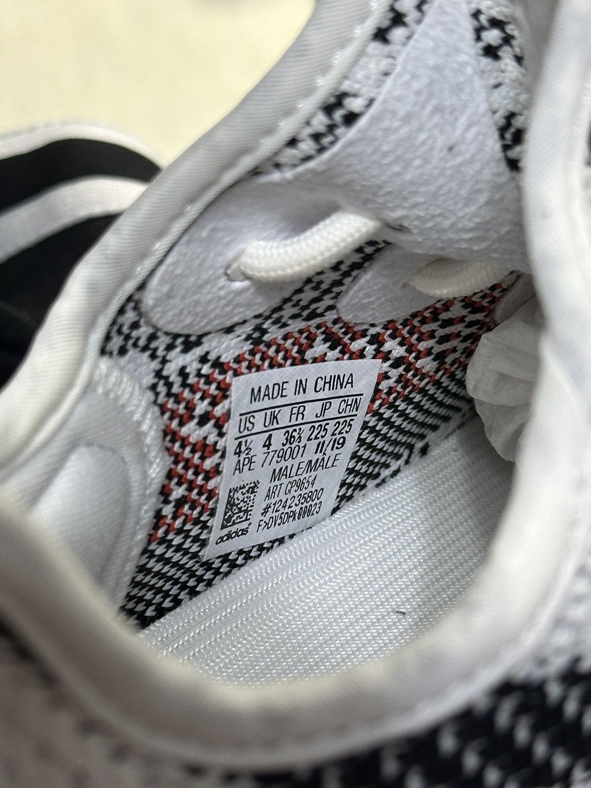 Adidas × Kanye West × Yeezy adidas Yeezy Boost 350 V2 Zebra Size US 5 / EU 37 - 6 Thumbnail