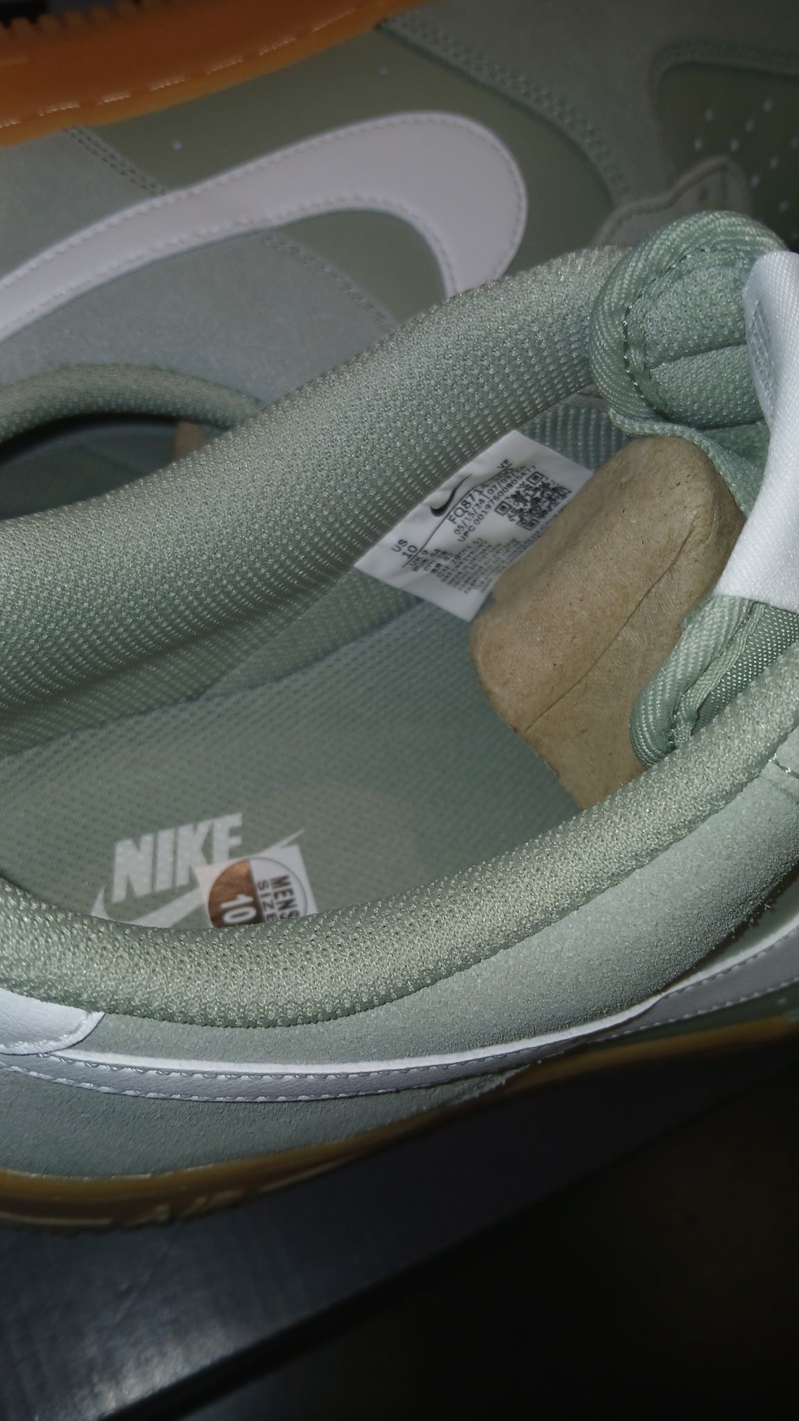 Nike NIKE AIR FORCE 1 07 LV8 Size US 10 / EU 43 - 4 Thumbnail