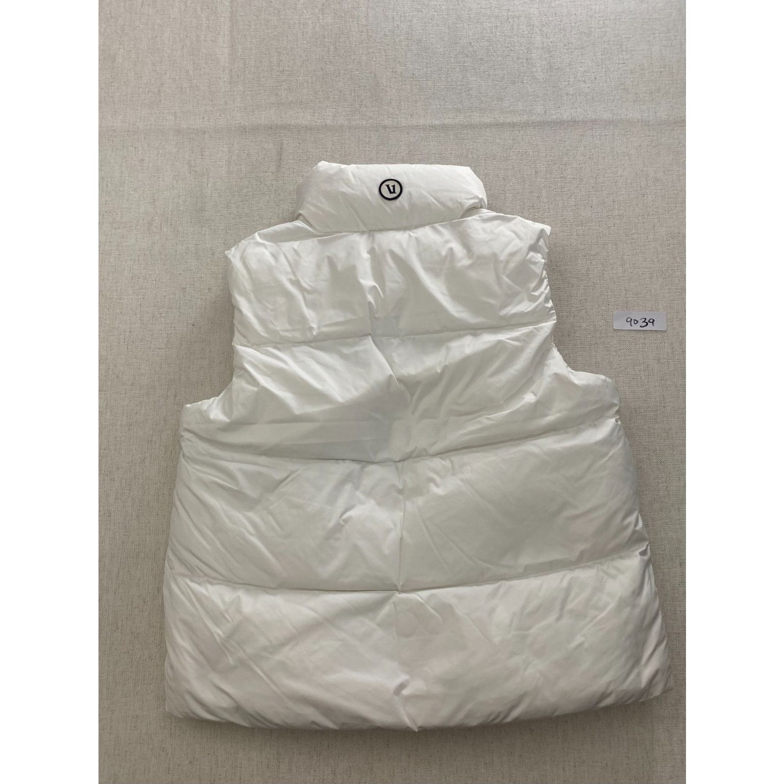 Vuori Vuori Hillside Down Vest Womens Medium White 650 Puffer NWT Size M / US 6-8 / IT 42-44 - 2 Thumbnail