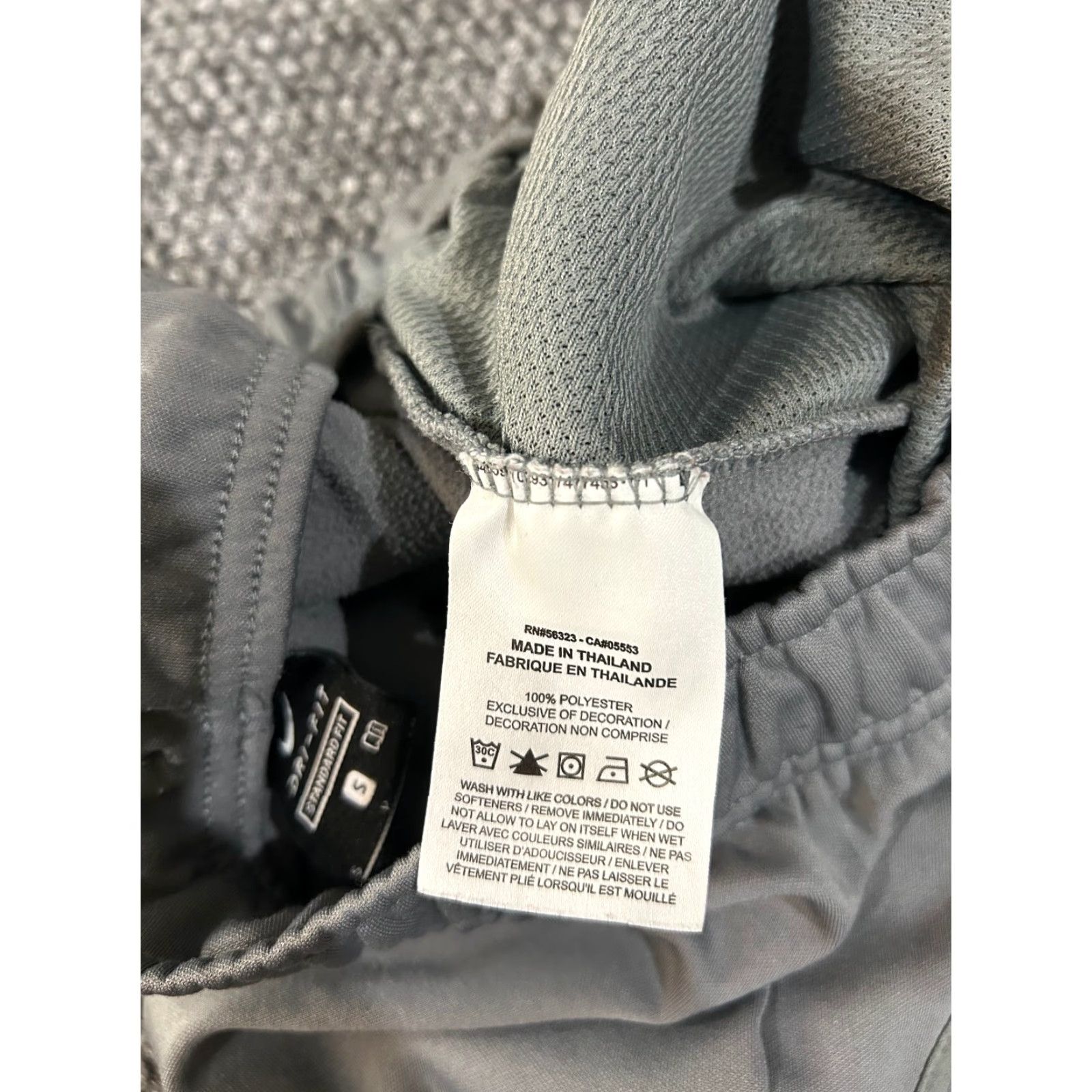 Nike Nike athletic pants Mens Small gray Dri Fit training joggers logo Pants Mens Regular Inseam 28 in Straight Sweatpants Logo Adjustable Drawstring Size US 33 - 7 Thumbnail