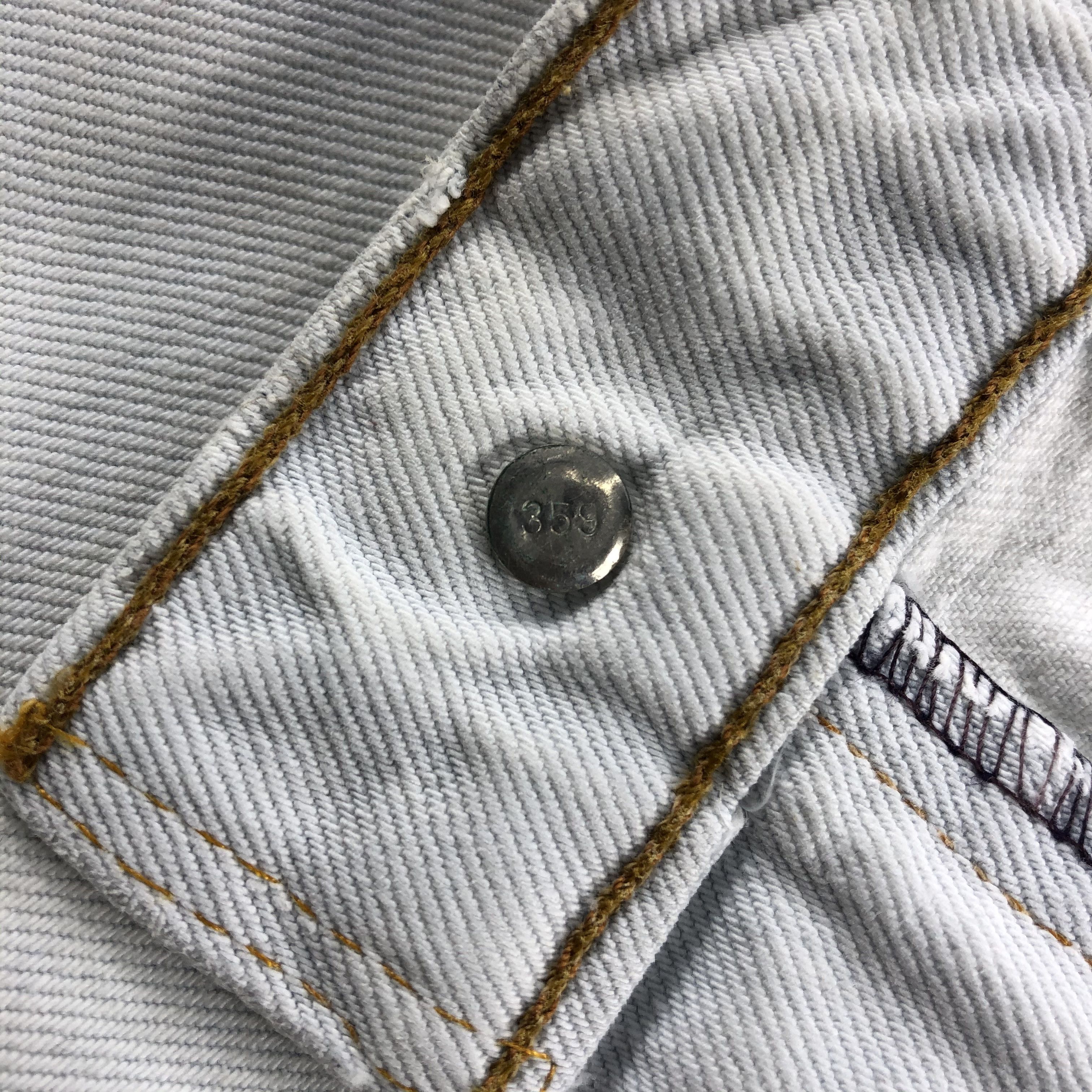 Levi's × Vintage Vintage 90s Light Wash Levis Jeans-JM1370 Size US 31 - 8 Thumbnail