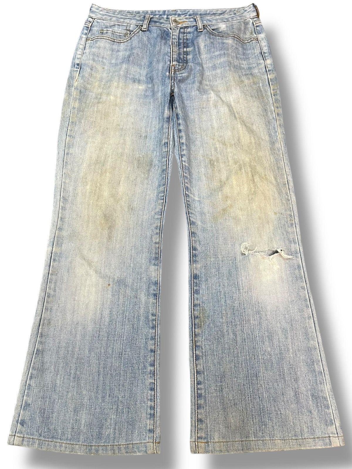 Beauty Beast × Jun Takahashi × Uniqlo Vintage Uniqlo Flare Faded Distressed Denim Size US 30 / EU 46 - 1 Thumbnail