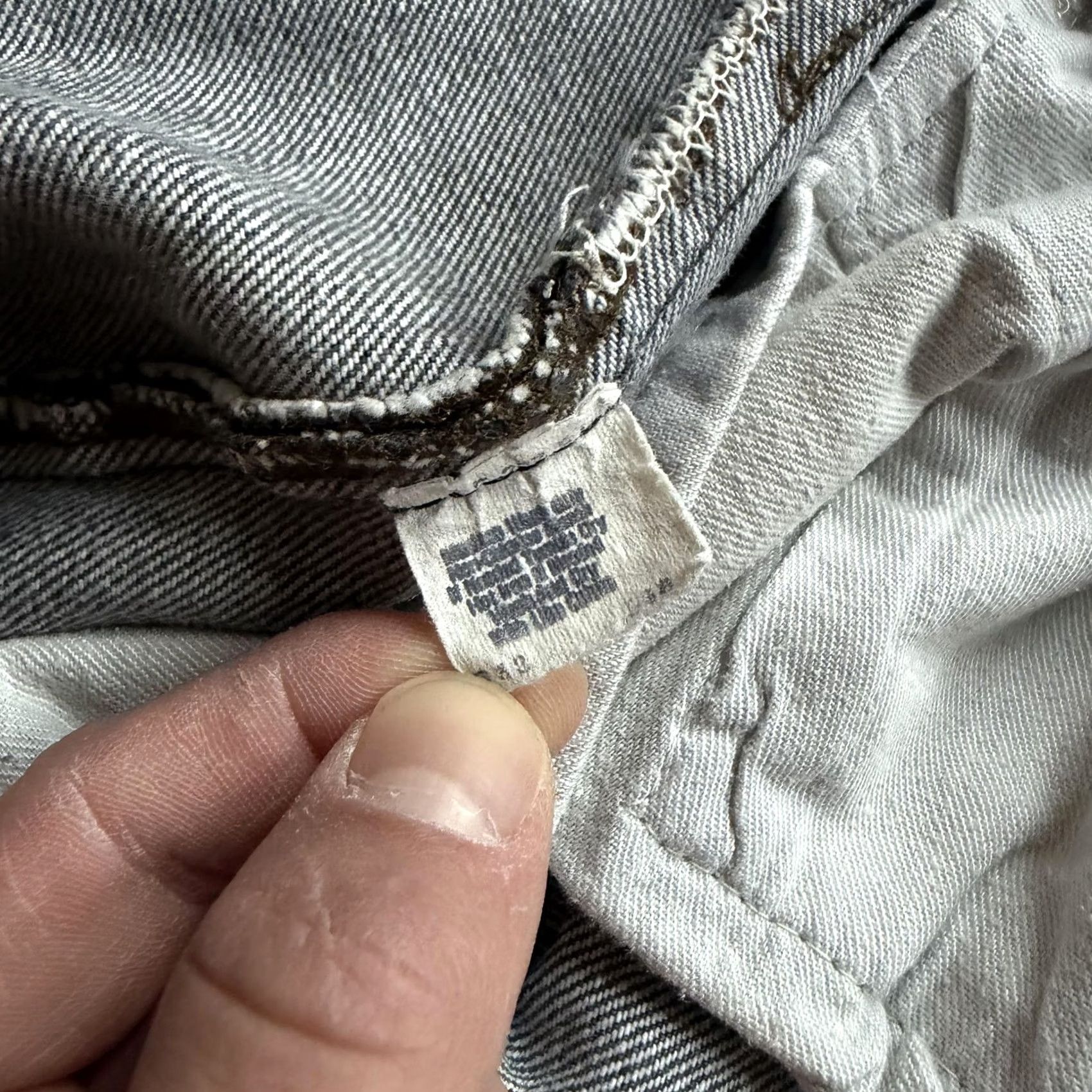 Levi's VINTAGE Levi's 501 Jeans Mens 31x31 Charcoal Wash Denim Straight Button Fly Pockets Distressed Grunge 70s 80s Size US 31 - 6 Thumbnail