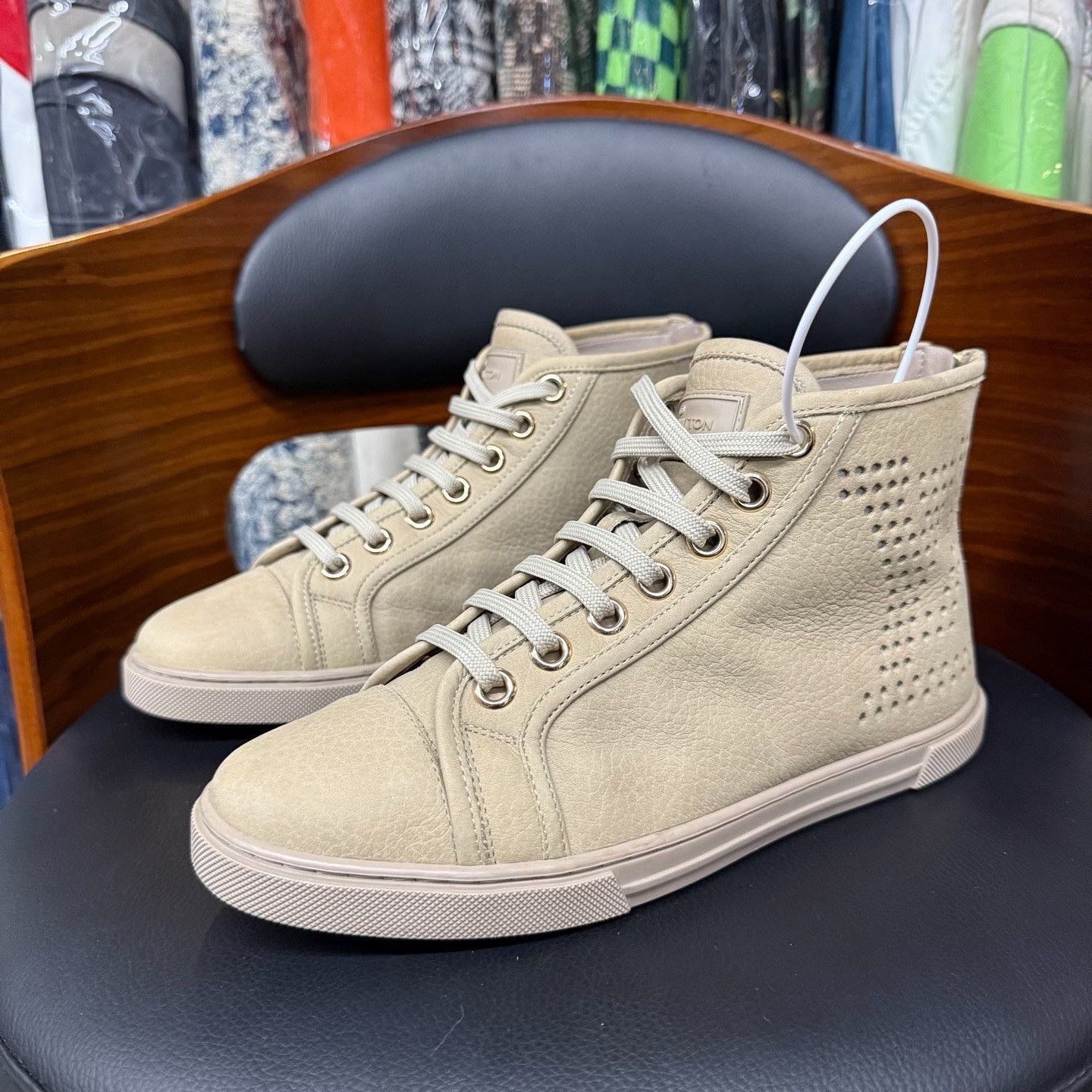Louis Vuitton Louis Vuitton Retro Hitop Sneakers us_6 Women Size US 6 / IT 36 - 1 Thumbnail