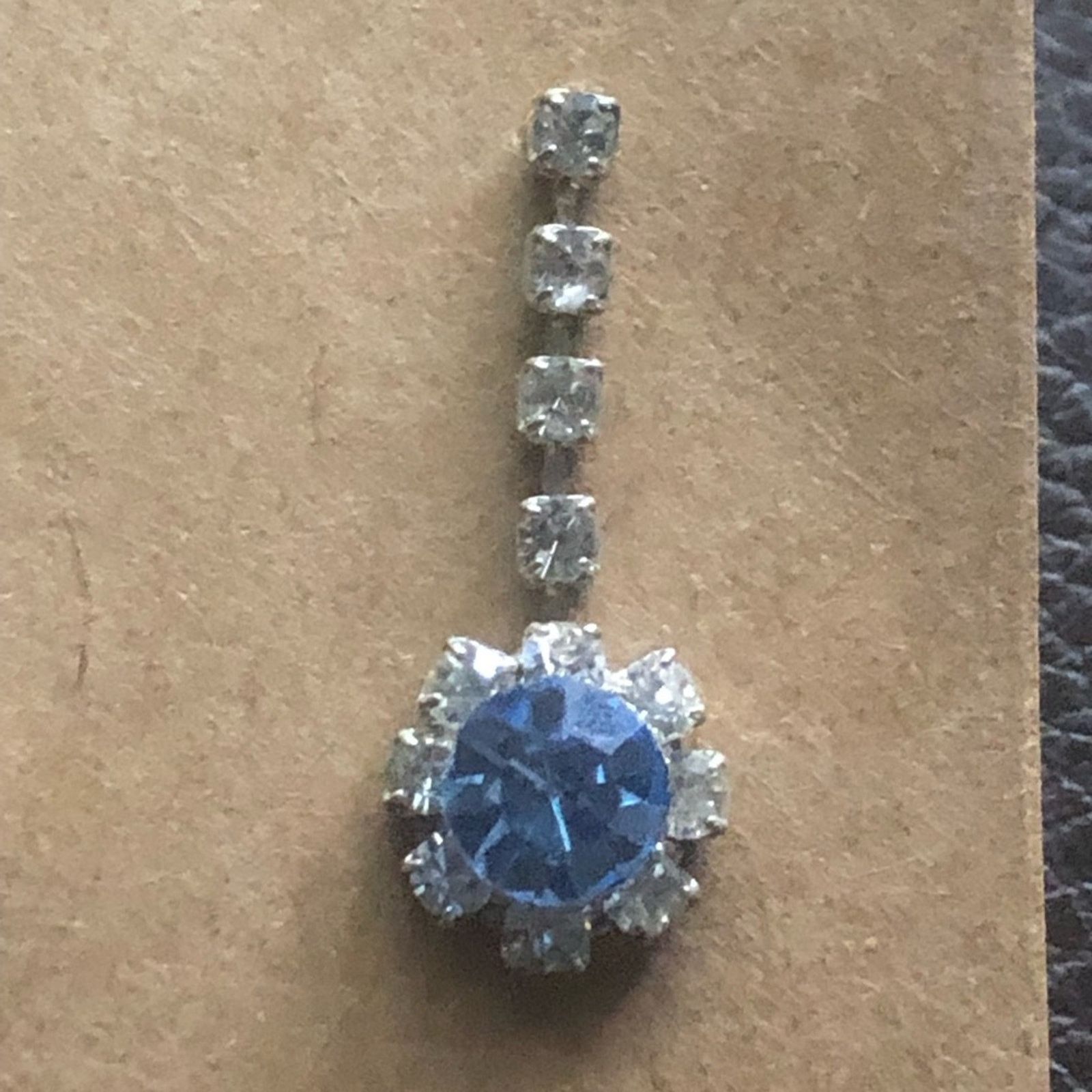 Vintage Vintage baby blue dangle rhinestone pierced earrings Size ONE SIZE - 3 Thumbnail