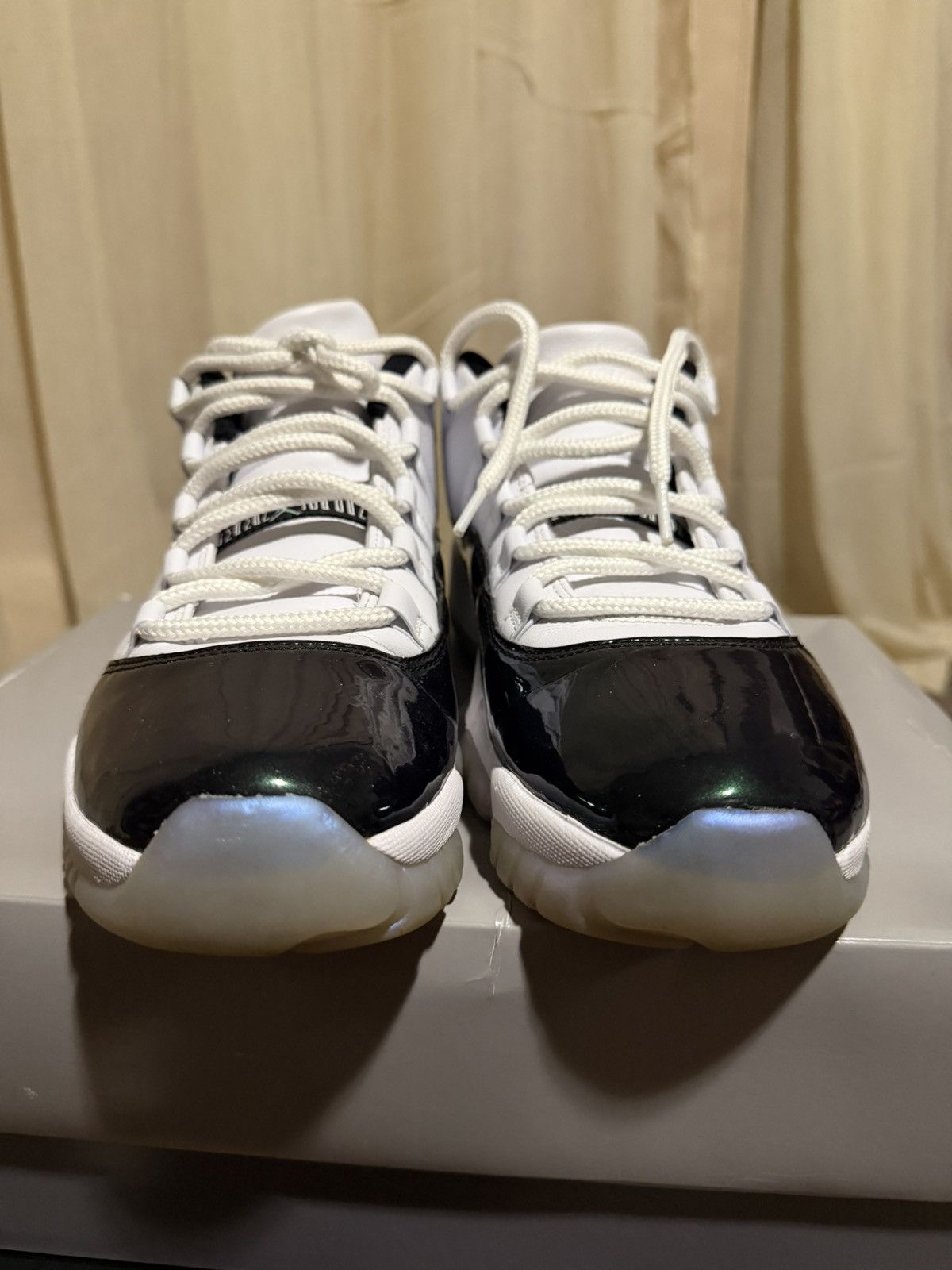 Jordan Brand Jordan 11 low Emerald Green (Size 11.5) Size US 11.5 / EU 44-45 - 2 Thumbnail