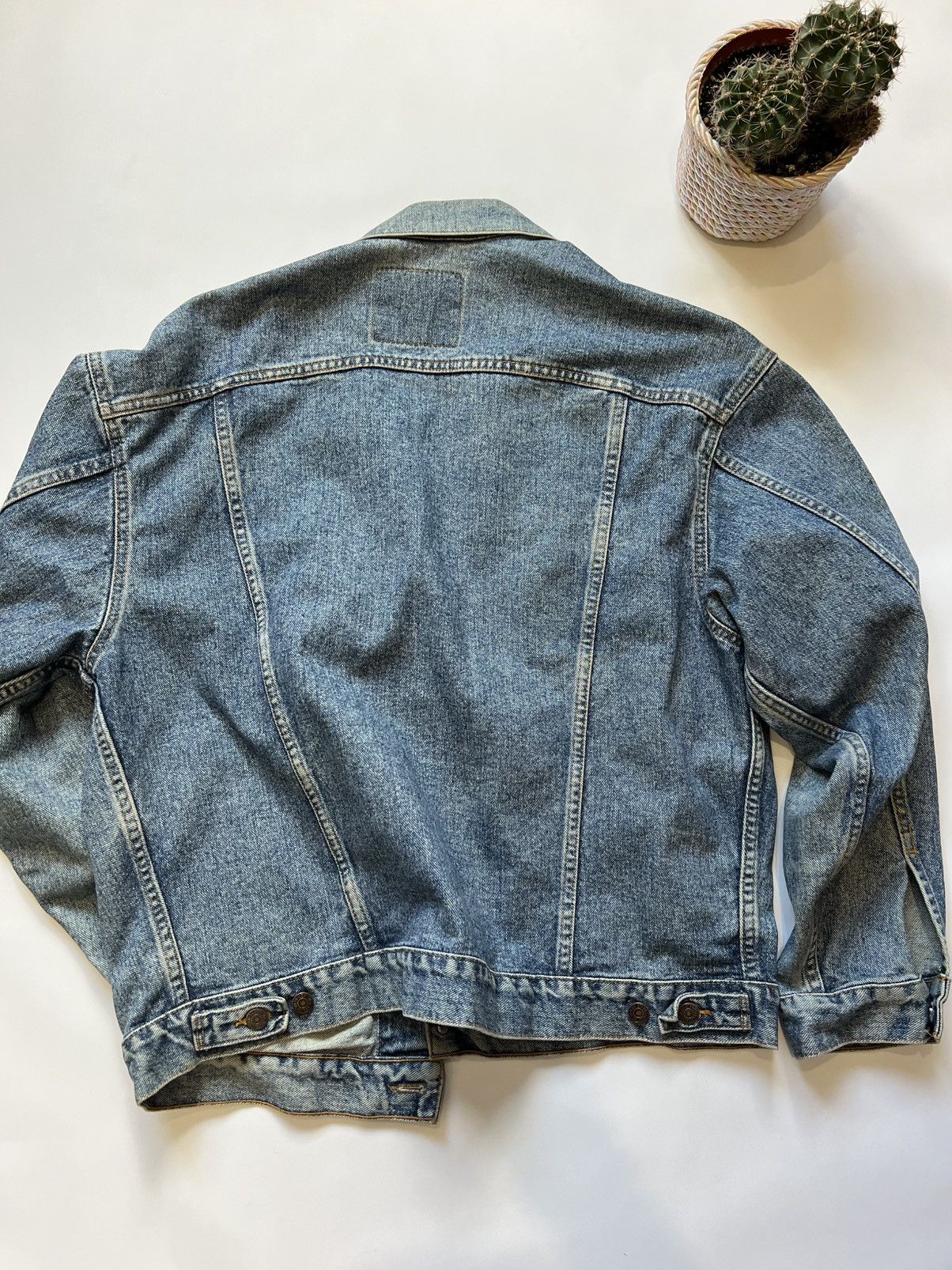 Levi's Vintage Clothing Vintage 90s Levis Denim Jacket Distressed Blue Size US L / EU 52-54 / 3 - 7 Thumbnail