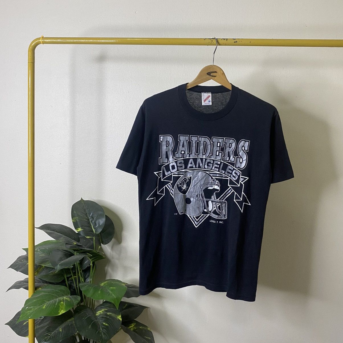 Vintage 1980s LA Raiders NFL Logo 7 T Shirt Size US S / EU 44-46 / 1 - 1 Thumbnail
