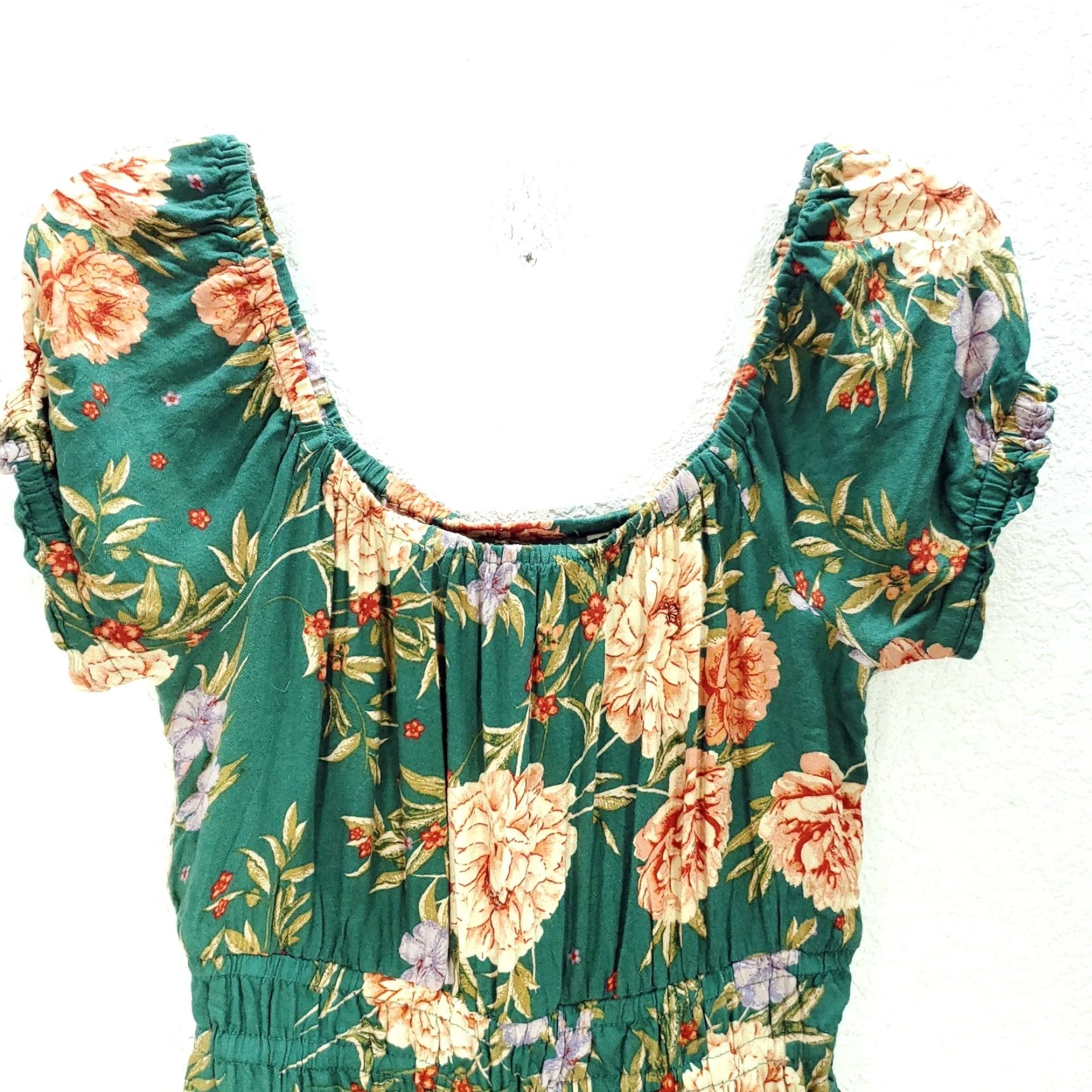 American Eagle Outfitters Women's American Eagle Romper Green Puff Sleeve Floral Sz S - Green Yellow One-Piece Casual Party/Cocktail Bohemian Floral Sleeve Puff Womens Size S Size 28" / US 6 / IT 42 - 3 Thumbnail