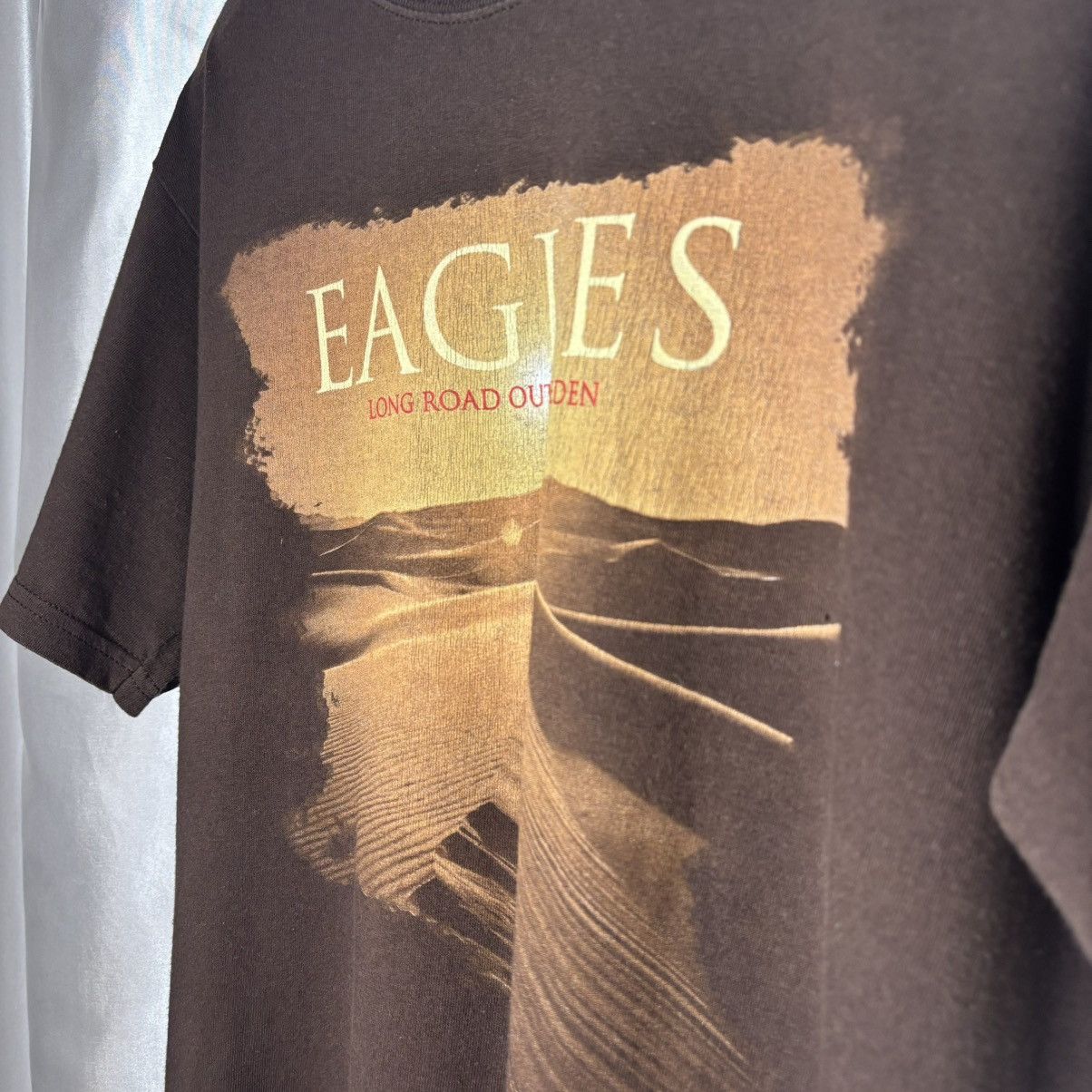 Vintage vintage t-shirt Th Eagles long road out of Eden brown unisex Size US M / EU 48-50 / 2 - 5 Thumbnail