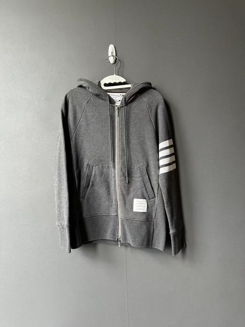 Thom Browne Thom Browne Dark grey knit coat Size US L / EU 52-54 / 3 - 1 Thumbnail