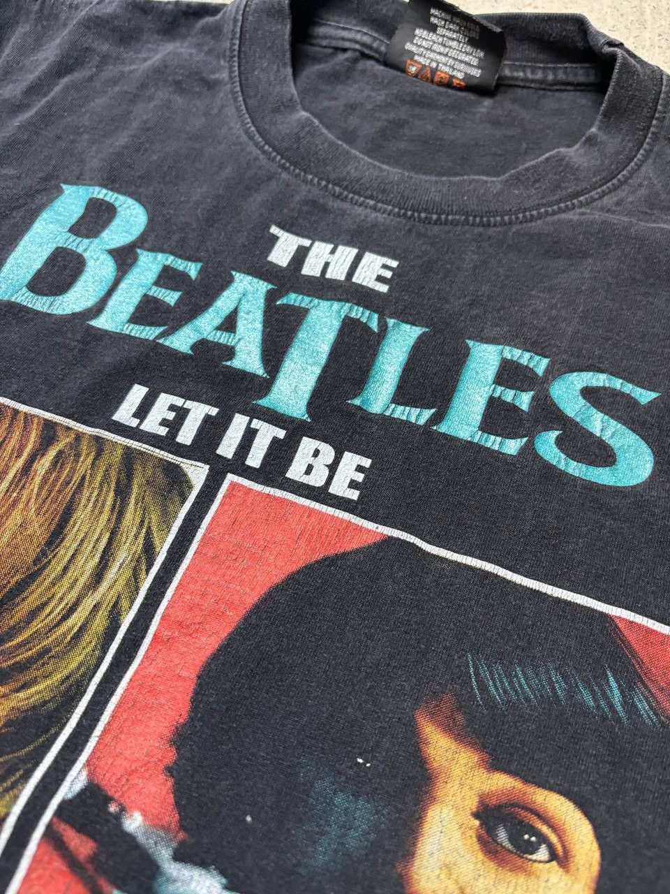 Vintage Vintage Y2K The Beatles Let It Be Face Logo Rock T Shirt Size US M / EU 48-50 / 2 - 3 Thumbnail