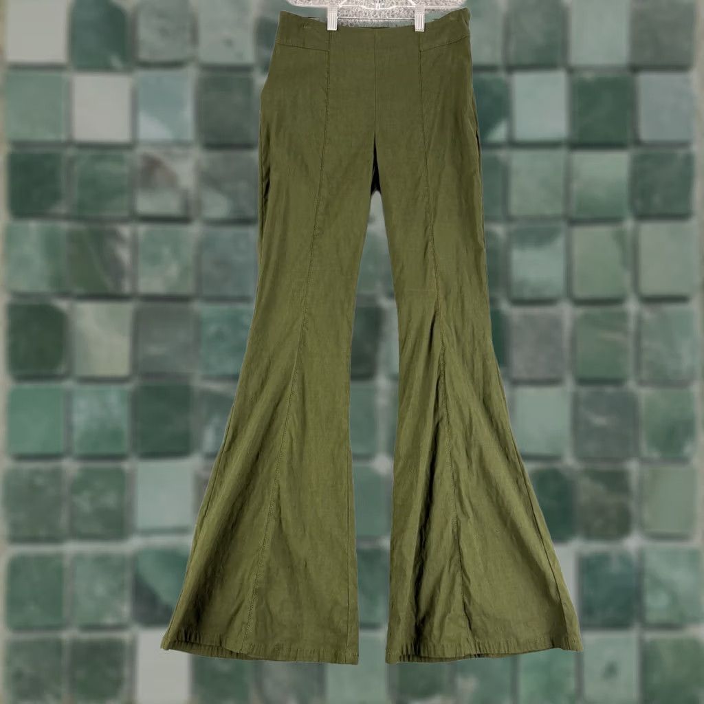 Anthropologie Maeve Flare Pants Womens 4 Green High Rise Wide Leg Seam Detail Anthropologie Dress Pants Size 27" / US 4 / IT 40 - 1 Thumbnail
