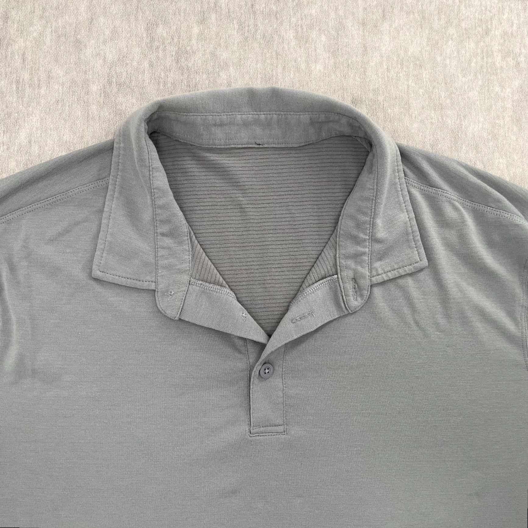 Lululemon VINTAGE Lululemon Tech Polo Shirt Mens XL Short Sleeve Athletic Casual Activewear Blue Size US XL / EU 56 / 4 - 3 Thumbnail