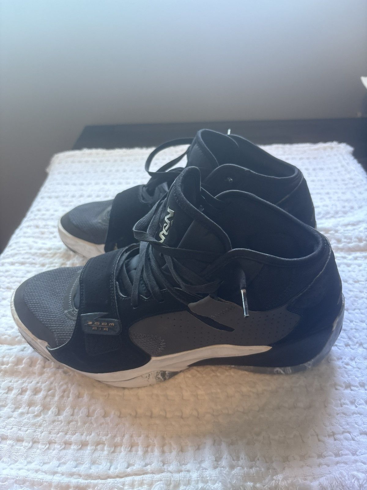 Nike Nike Zion 2 Basketball Shoes size 12 Size US 12 / EU 45 - 4 Thumbnail